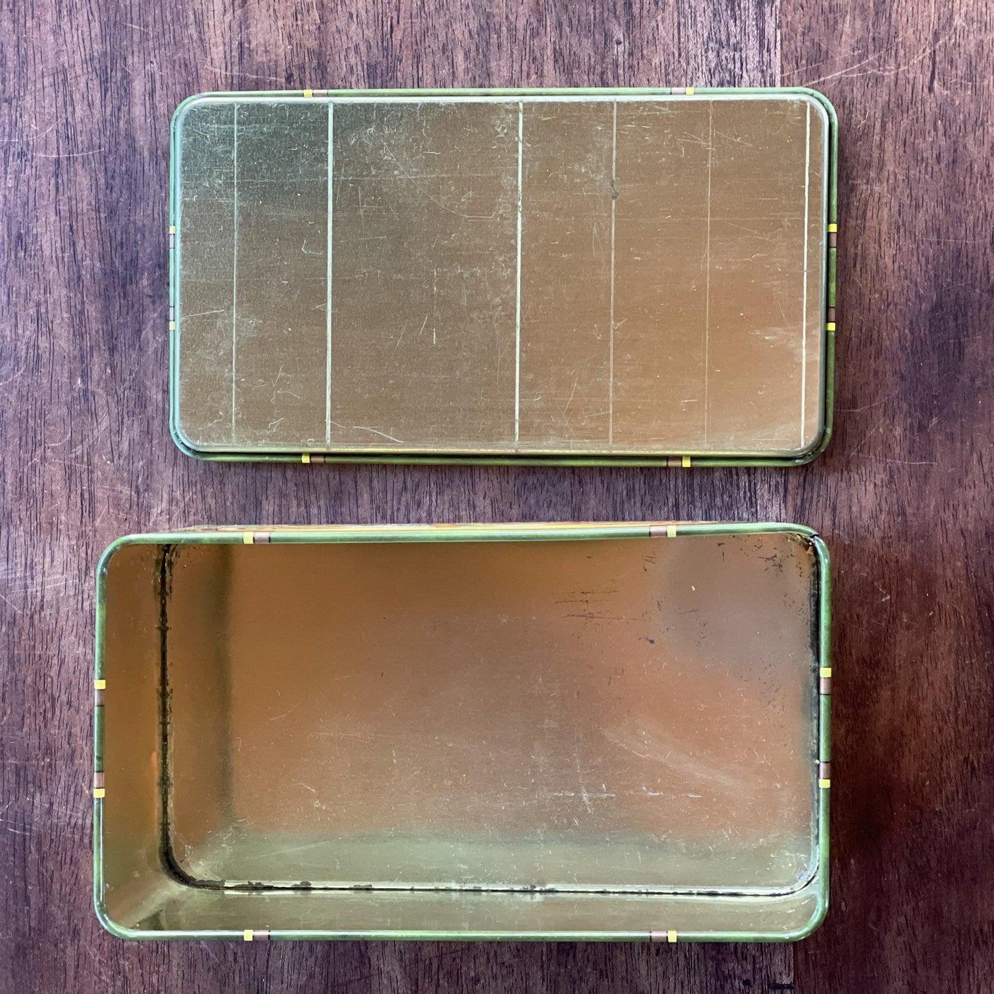 Vintage bewaarblik voor thee van Douwe Egberts Pickwick - Bamestra Curiosa