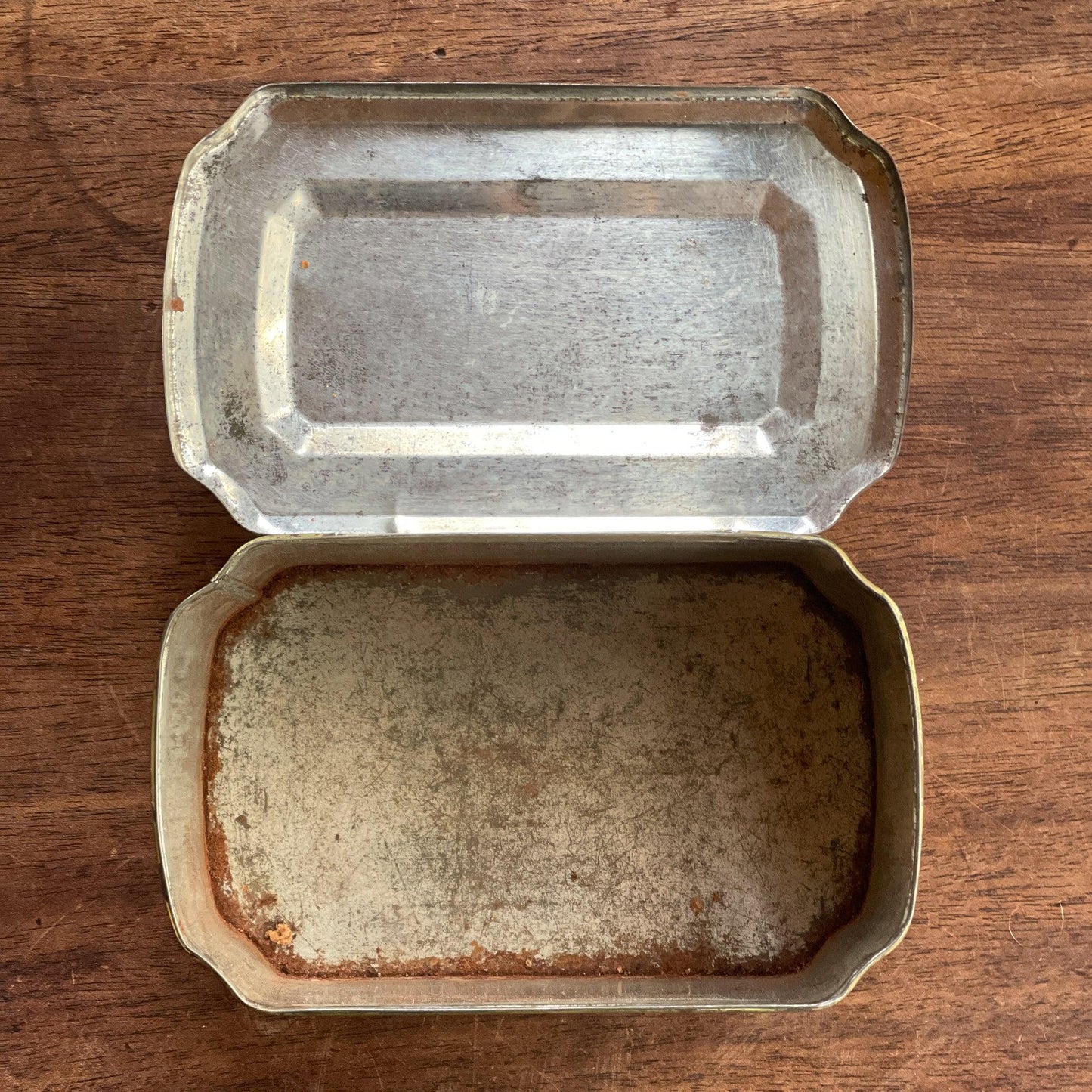 Vintage blik met romantische voorstellingen - Bamestra Curiosa