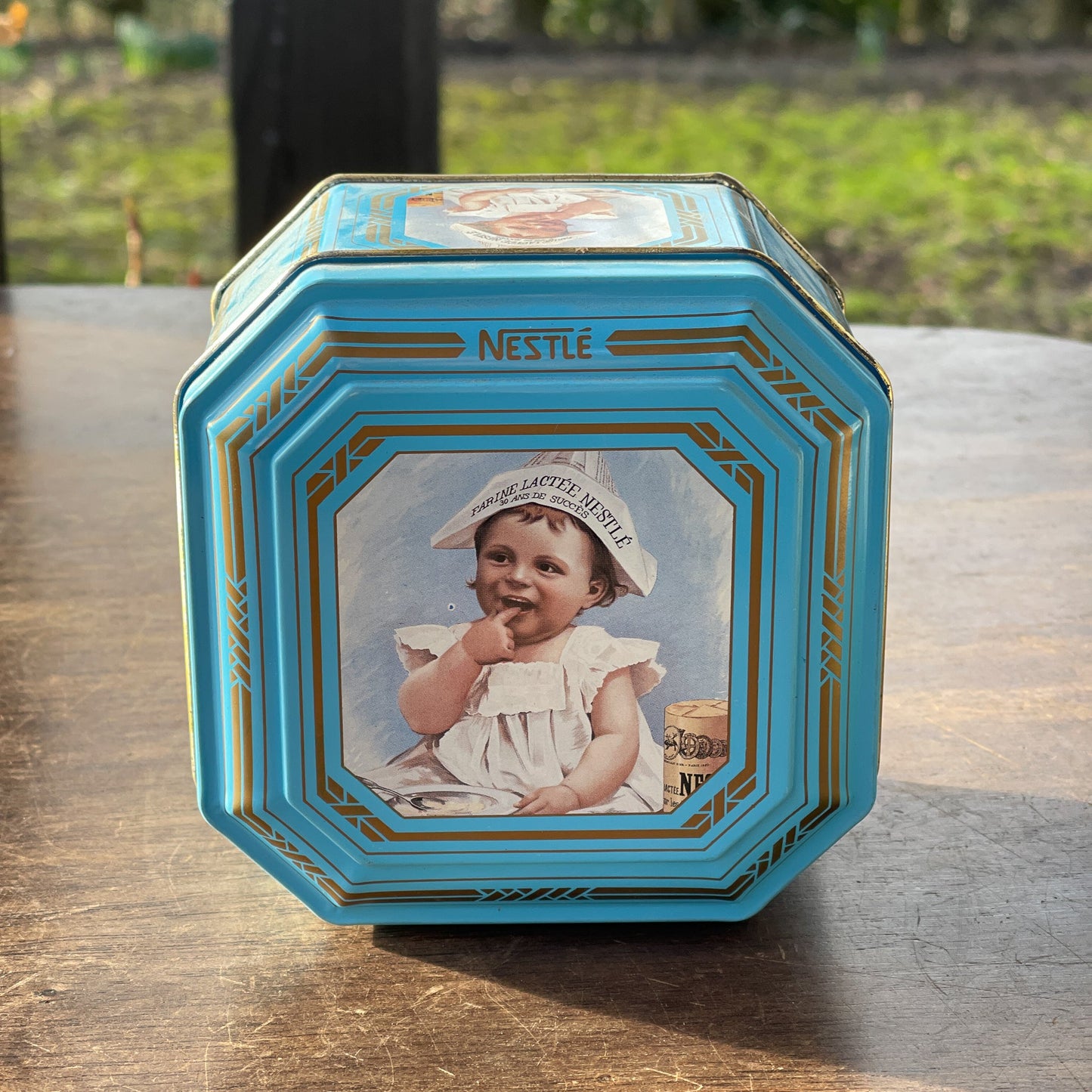 Vintage Nestlé blik - The Collectionist