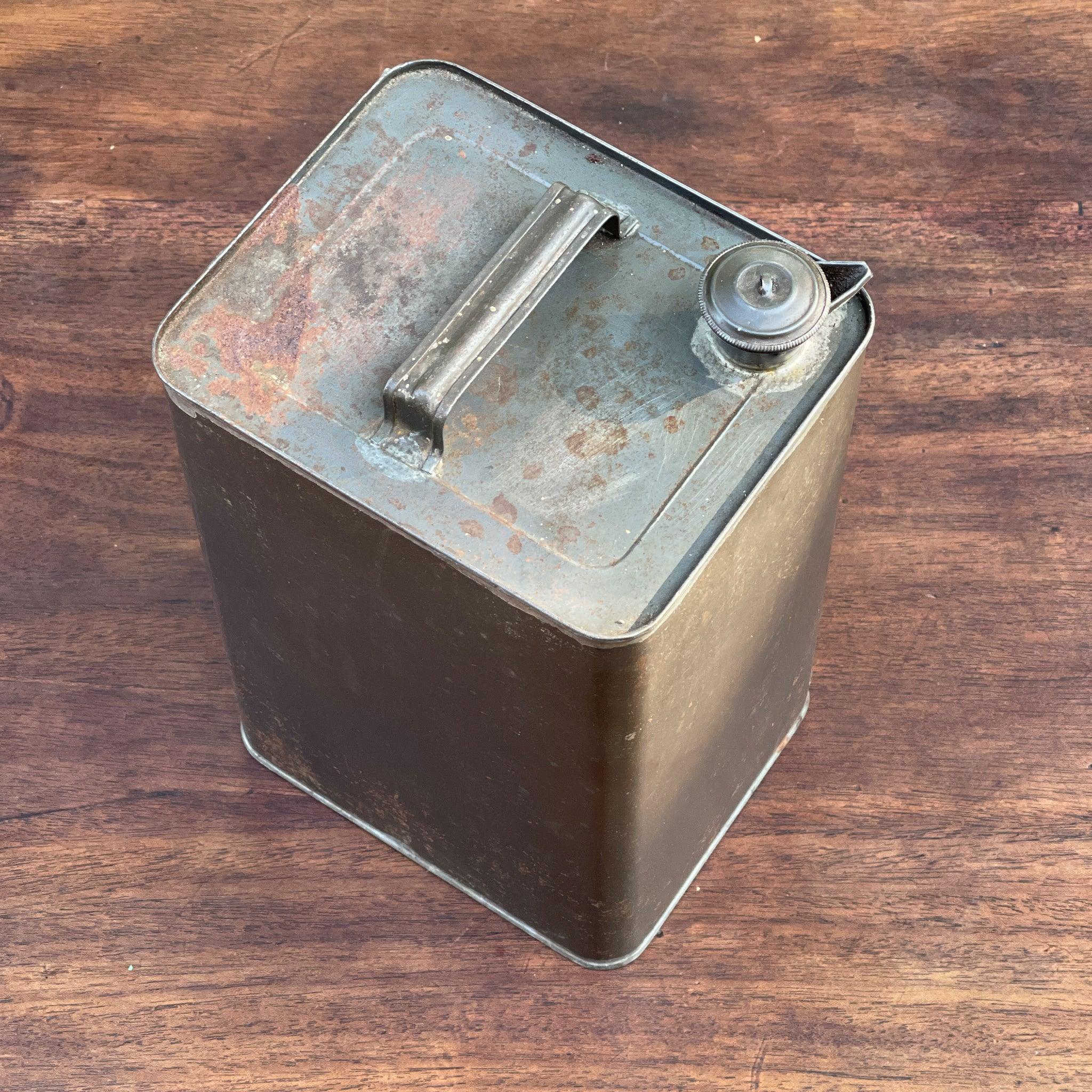 Vintage olie of petroleum kan - The Collectionist