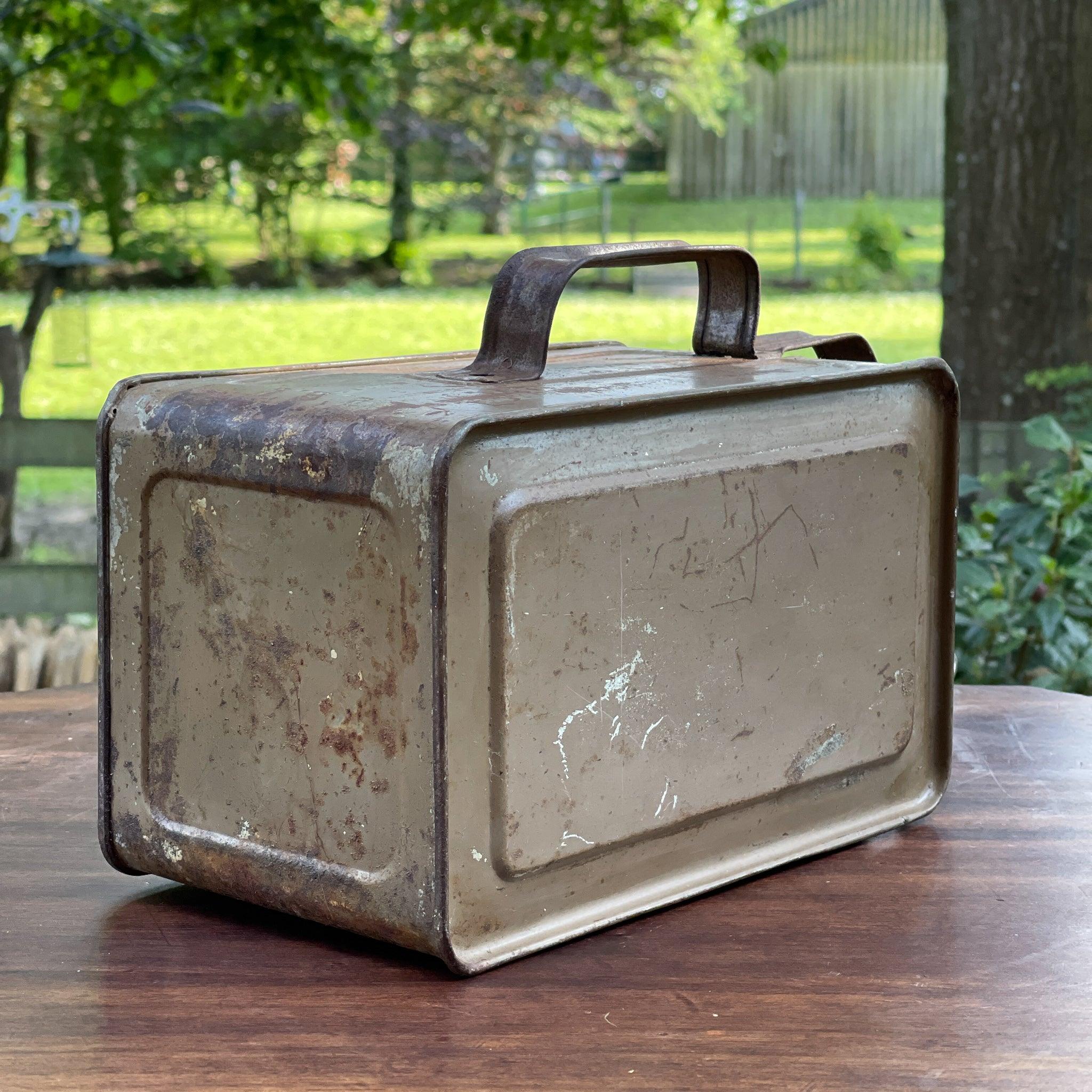 Vintage olie of petroleum kan - The Collectionist