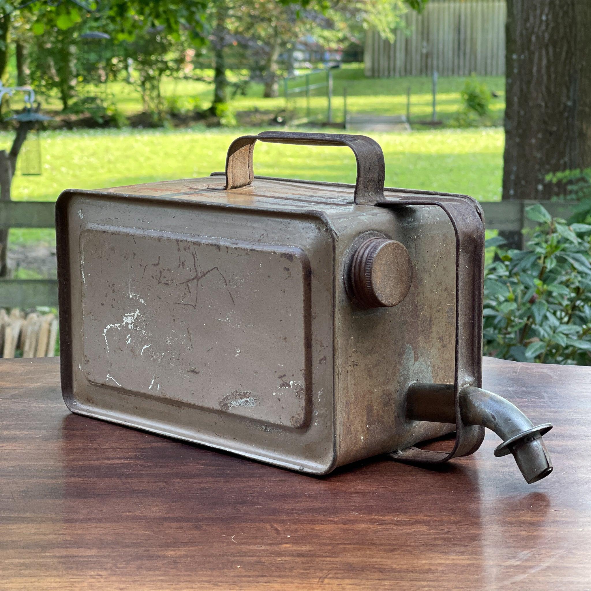 Vintage olie of petroleum kan - The Collectionist