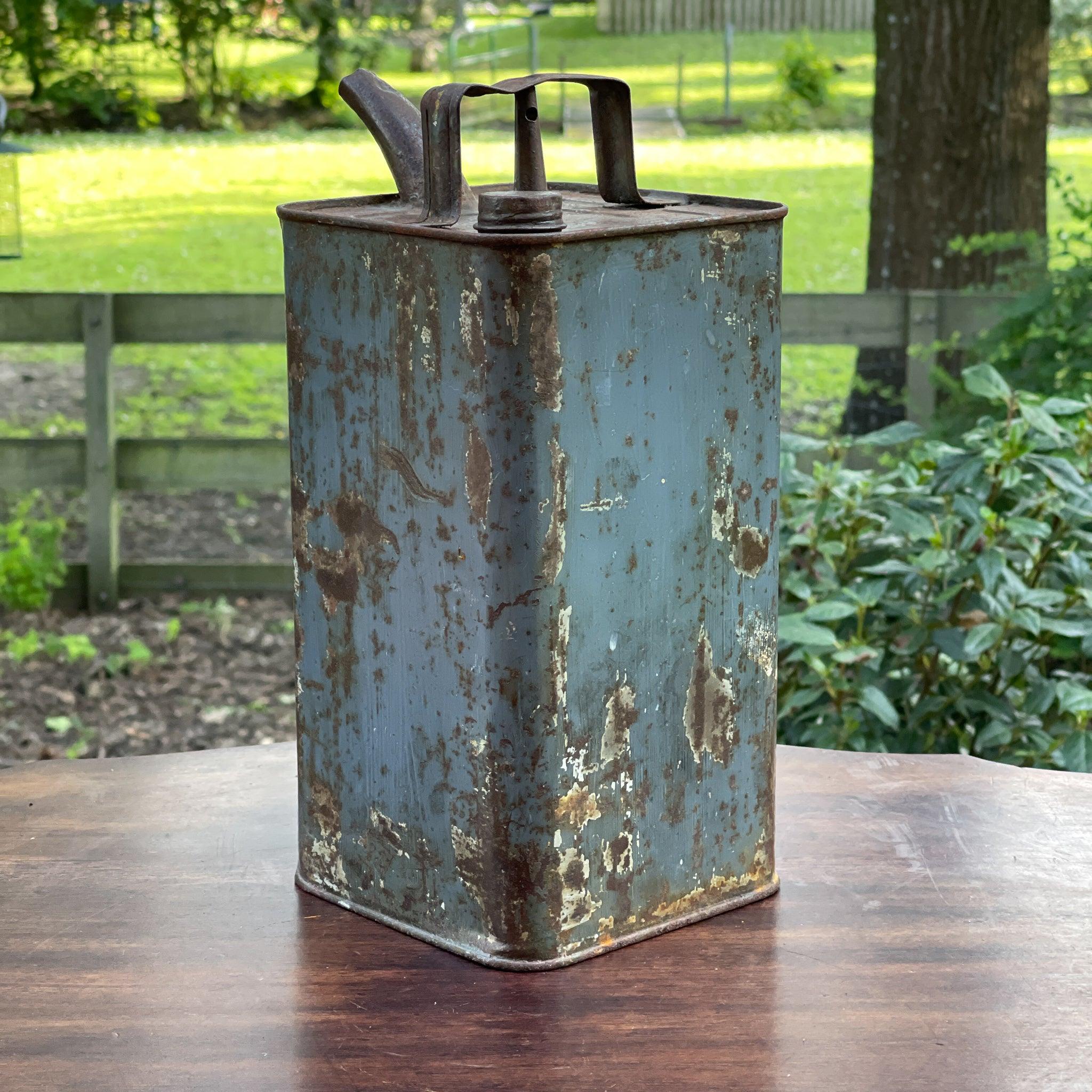 Vintage olie of petroleum kan - The Collectionist