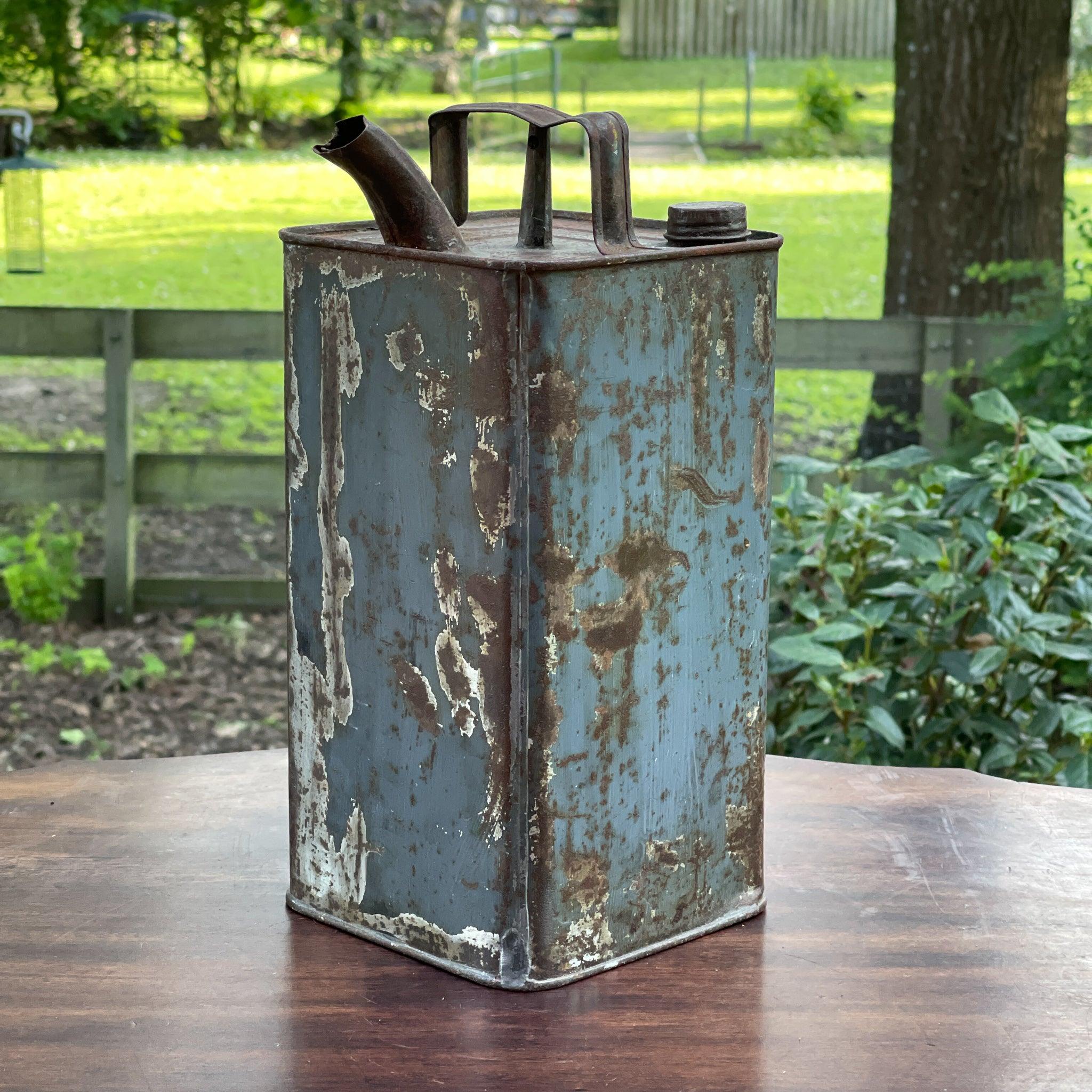 Vintage olie of petroleum kan - The Collectionist