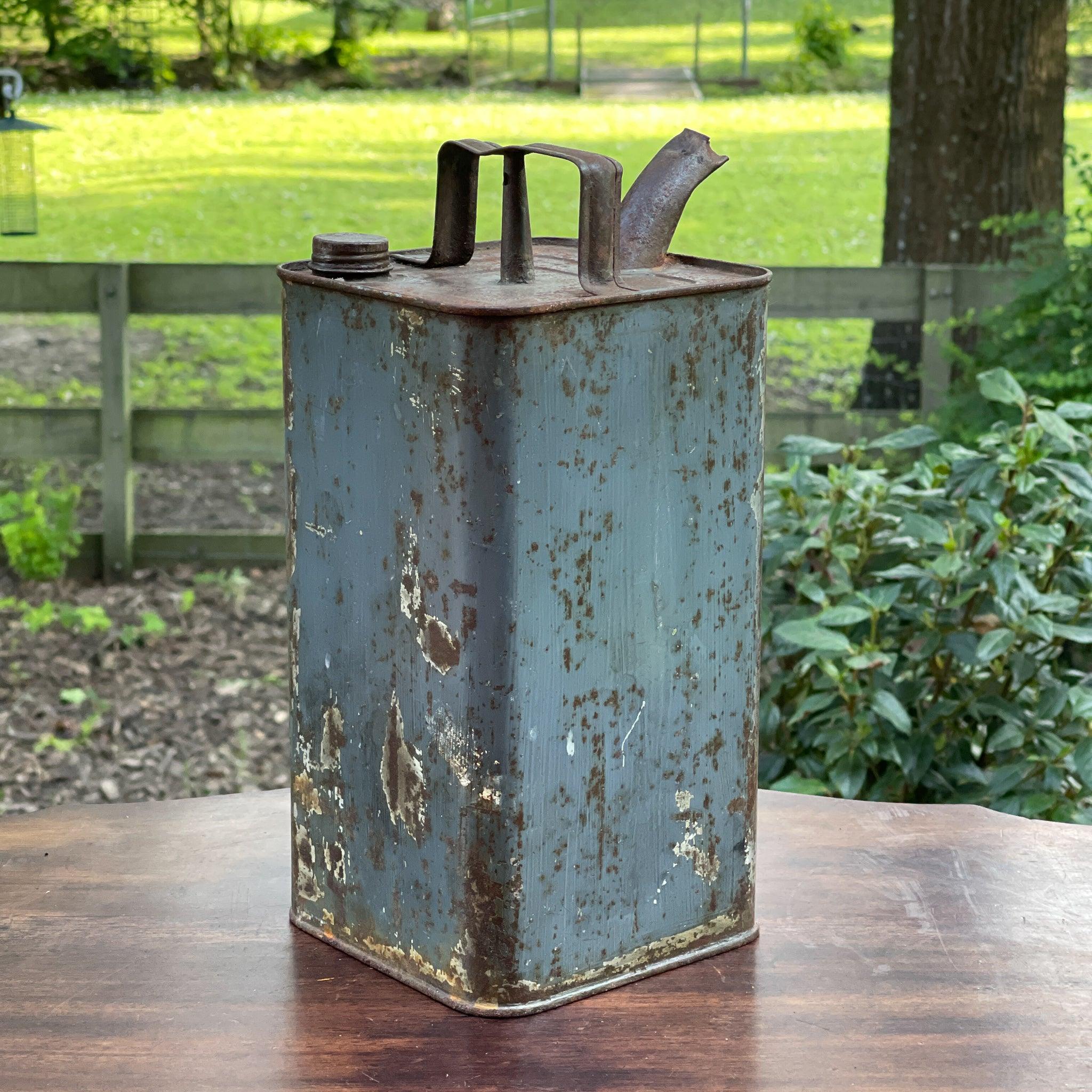 Vintage olie of petroleum kan - The Collectionist