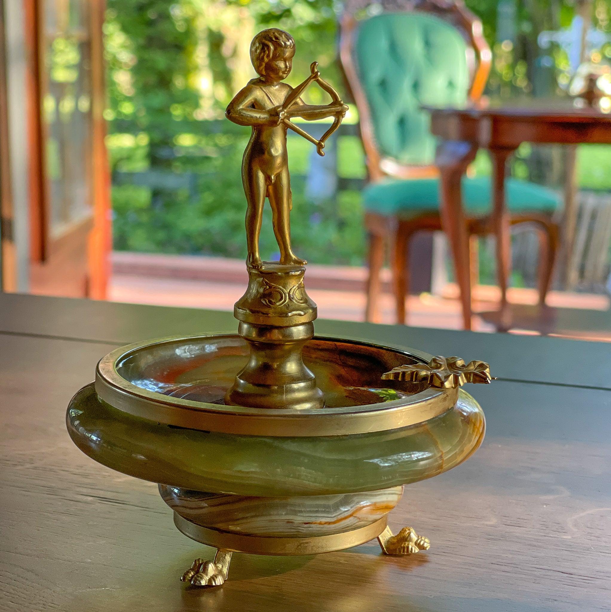 Vintage Onyx asbak met Cupido - The Collectionist