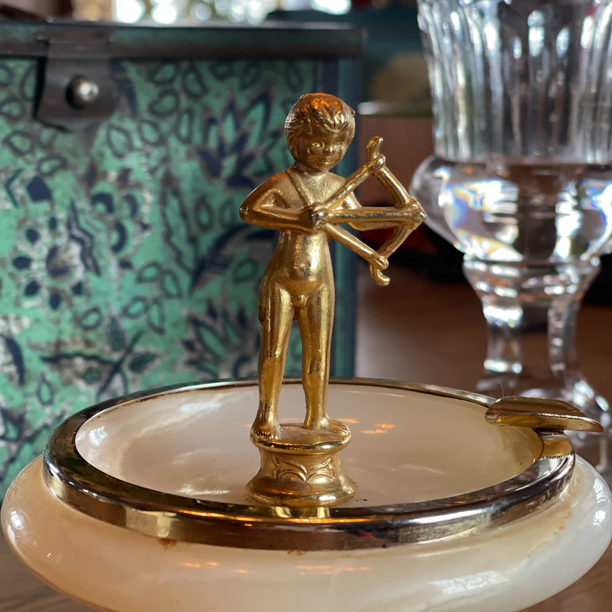 Vintage Onyx asbak met Cupido - The Collectionist