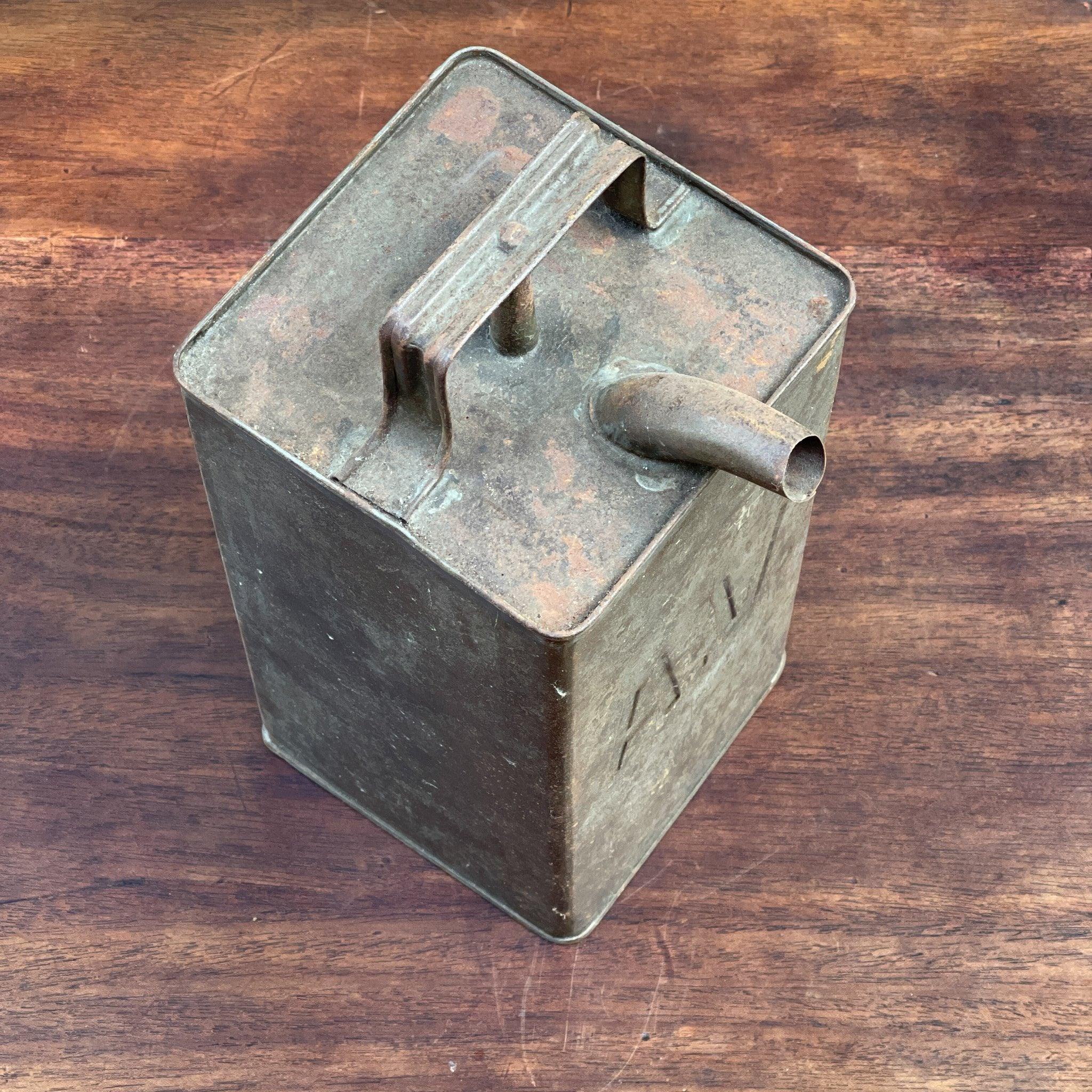 Vintage petroleum kan A.V. - The Collectionist