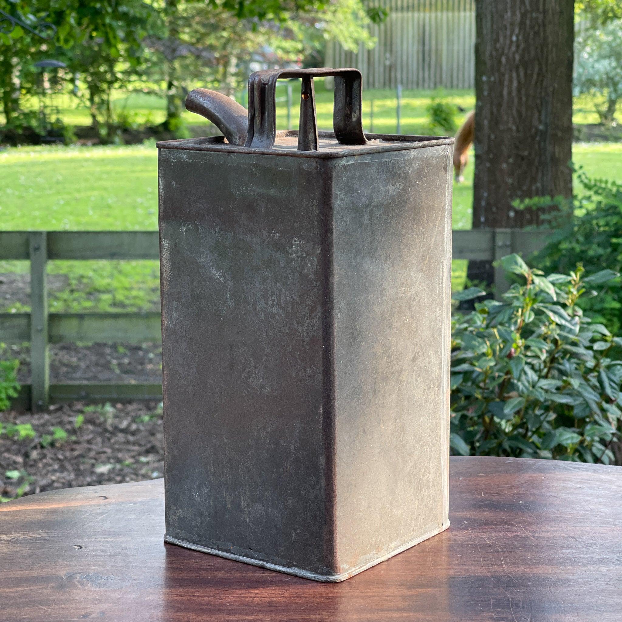 Vintage petroleum kan A.V. - The Collectionist