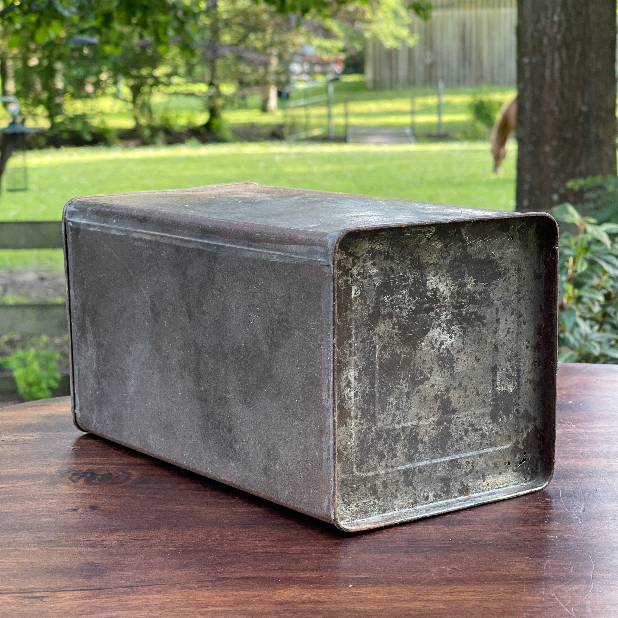 Vintage petroleum kan A.V. - The Collectionist