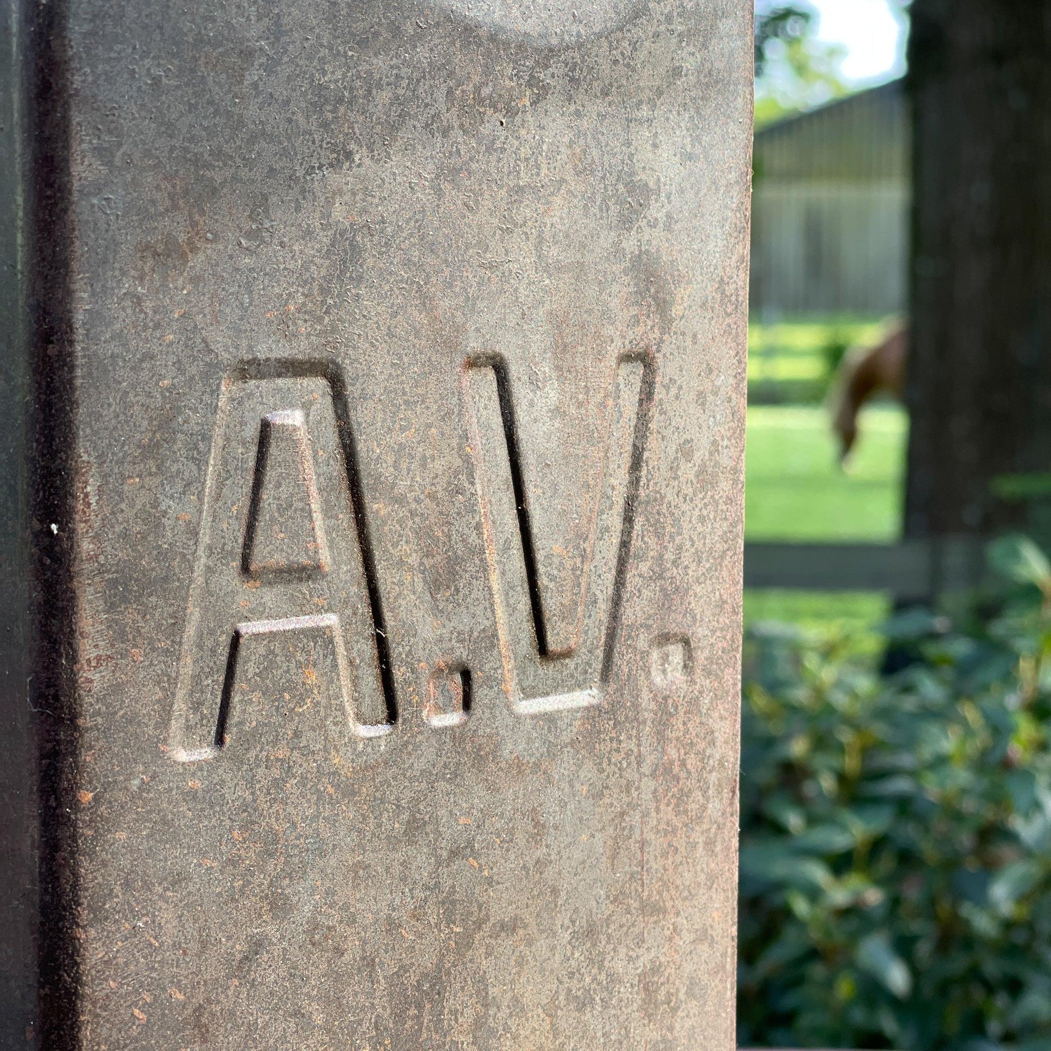 Vintage petroleum kan A.V. - The Collectionist