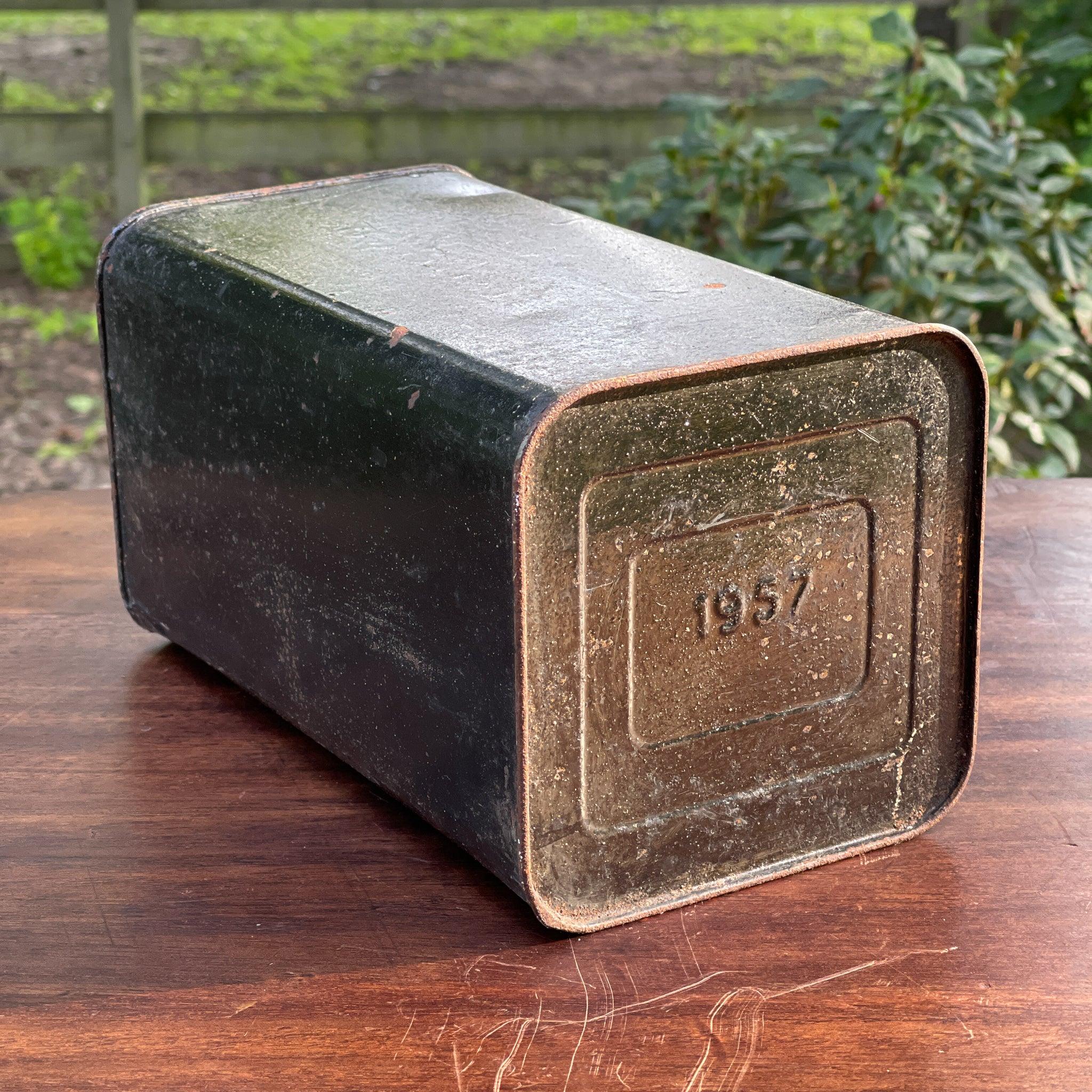 Vintage petroleum kan Esso 1957 - The Collectionist