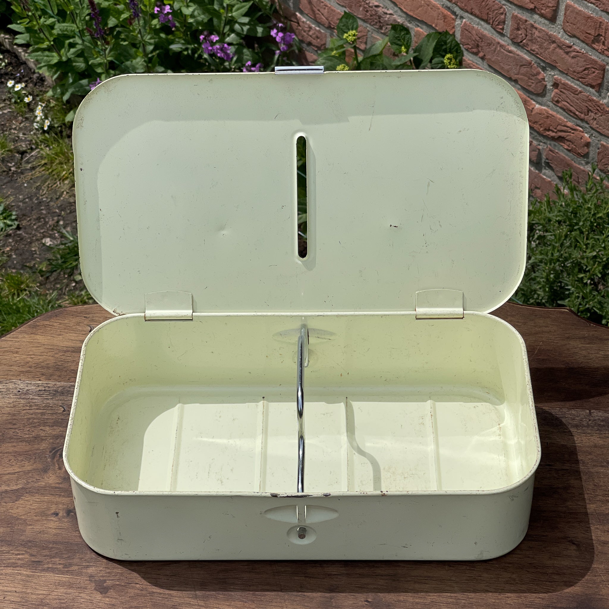 Vintage poetsdoos van Brabantia - The Collectionist