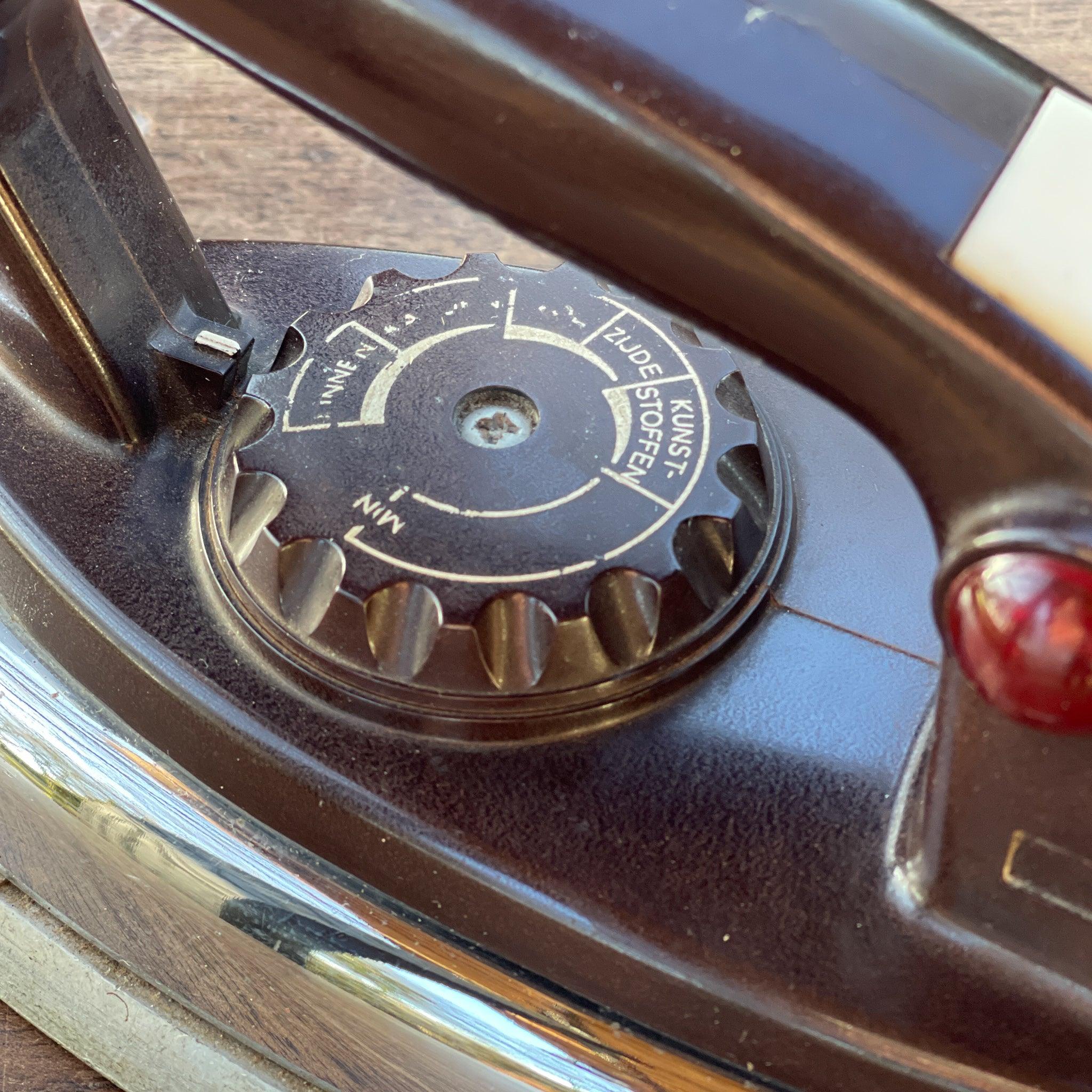 Vintage Strijkijzer van Philips - The Collectionist