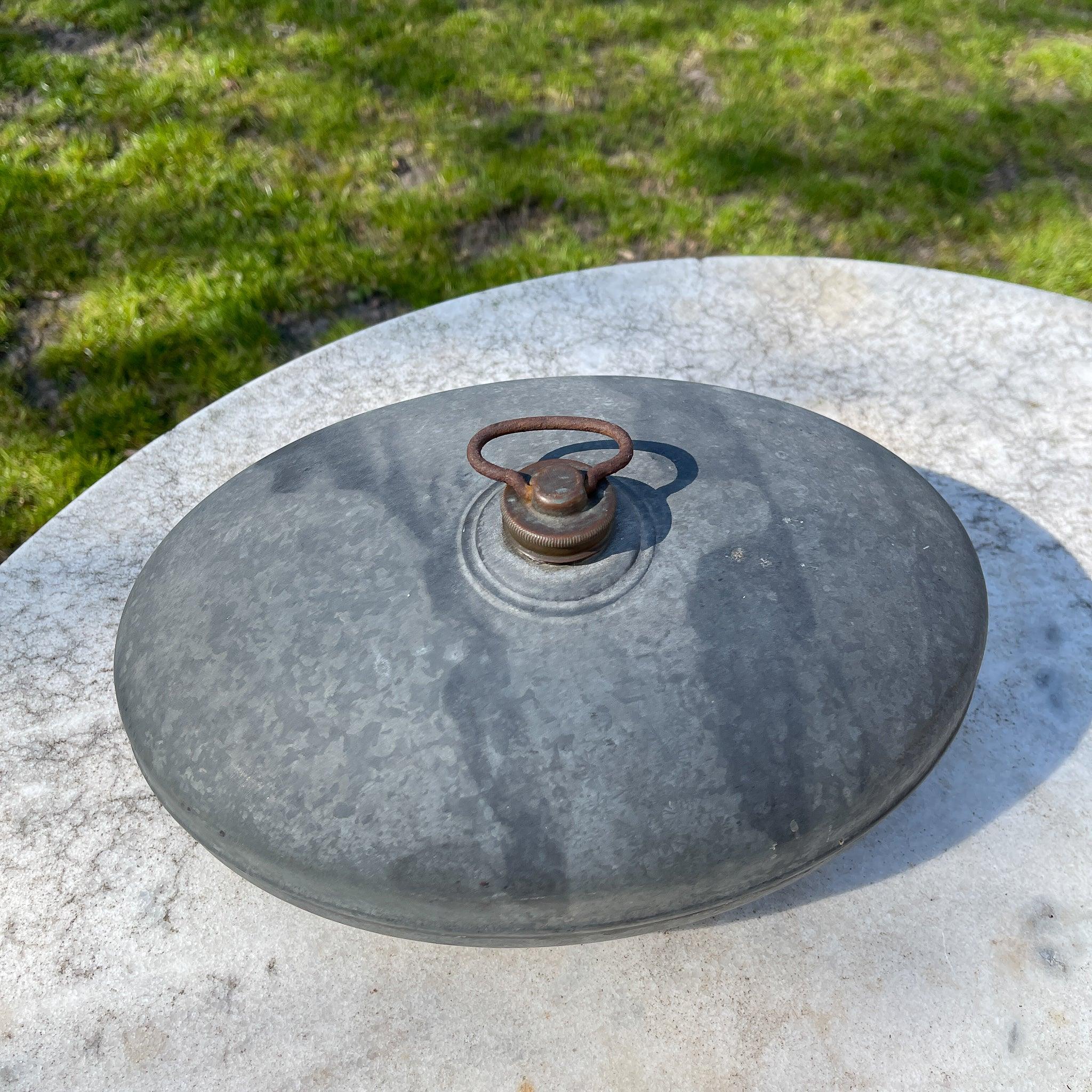 Vintage zinken warmwater kruik met schroefdop - The Collectionist