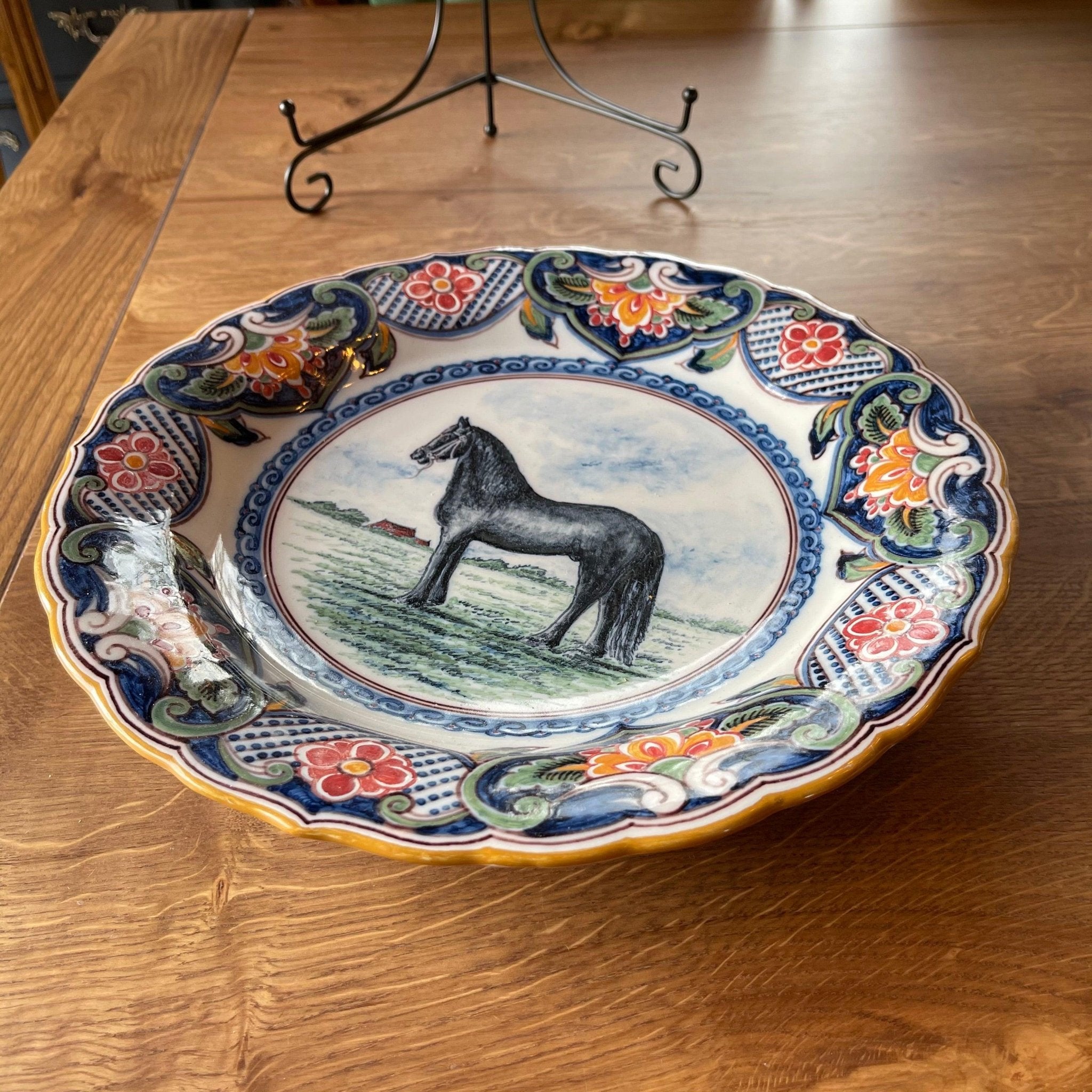 Wandbord van Makkum met afbeelding van paard - The Collectionist