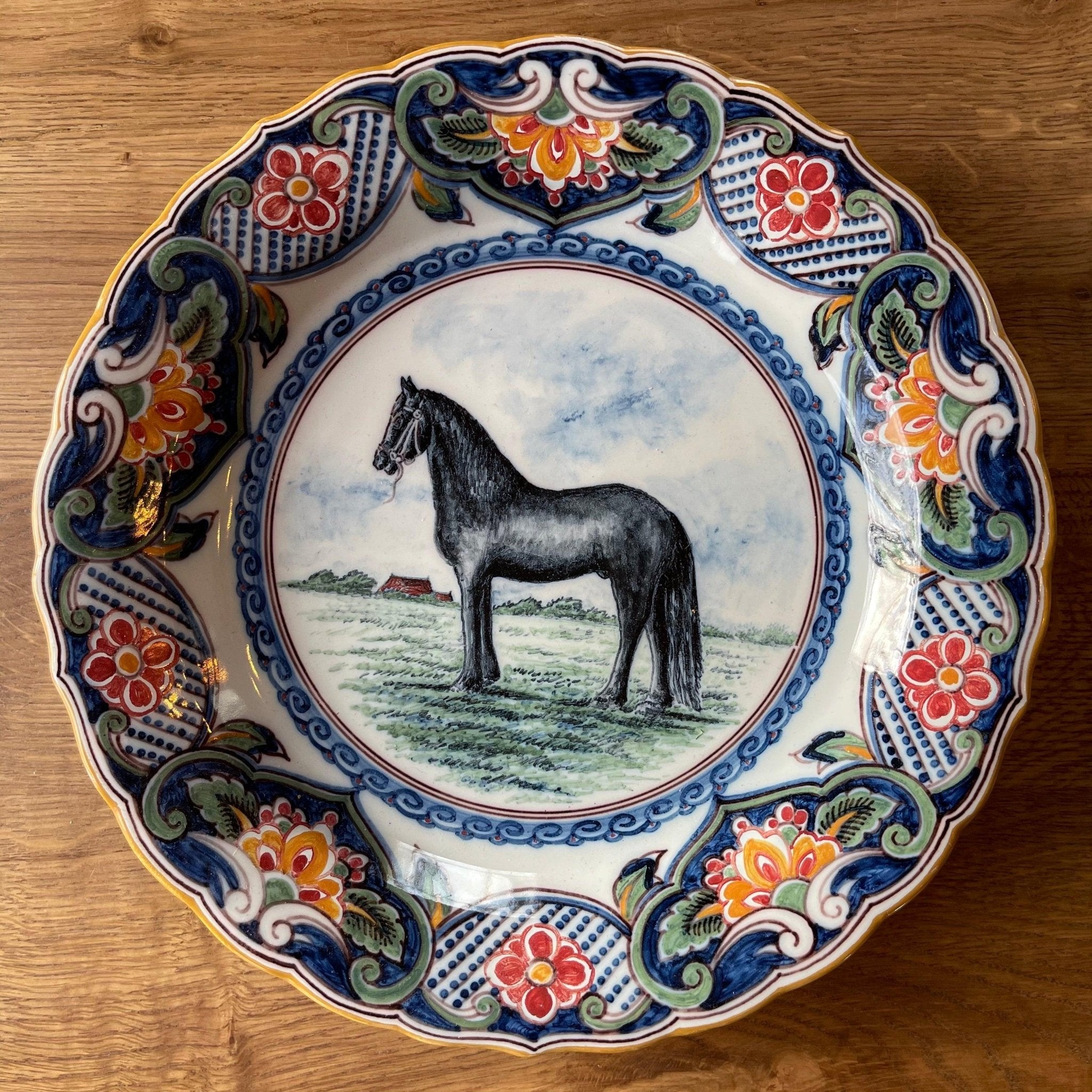 Wandbord van Makkum met afbeelding van paard - The Collectionist