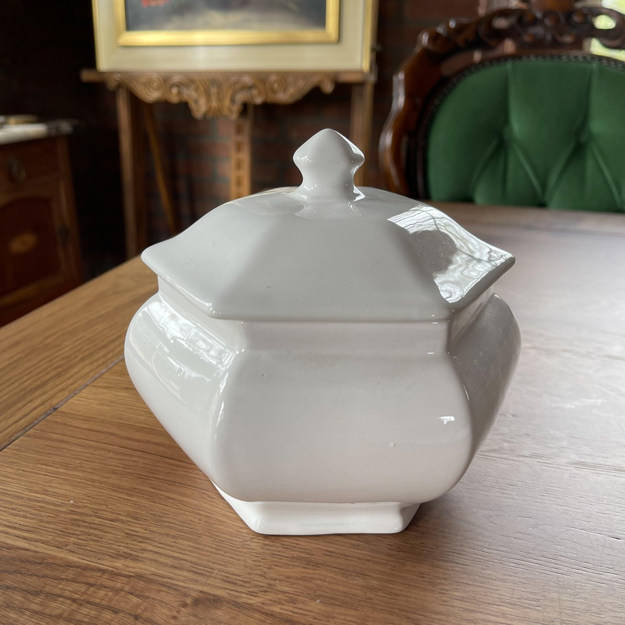 Witte porseleinen hexagon pot met deksel - The Collectionist