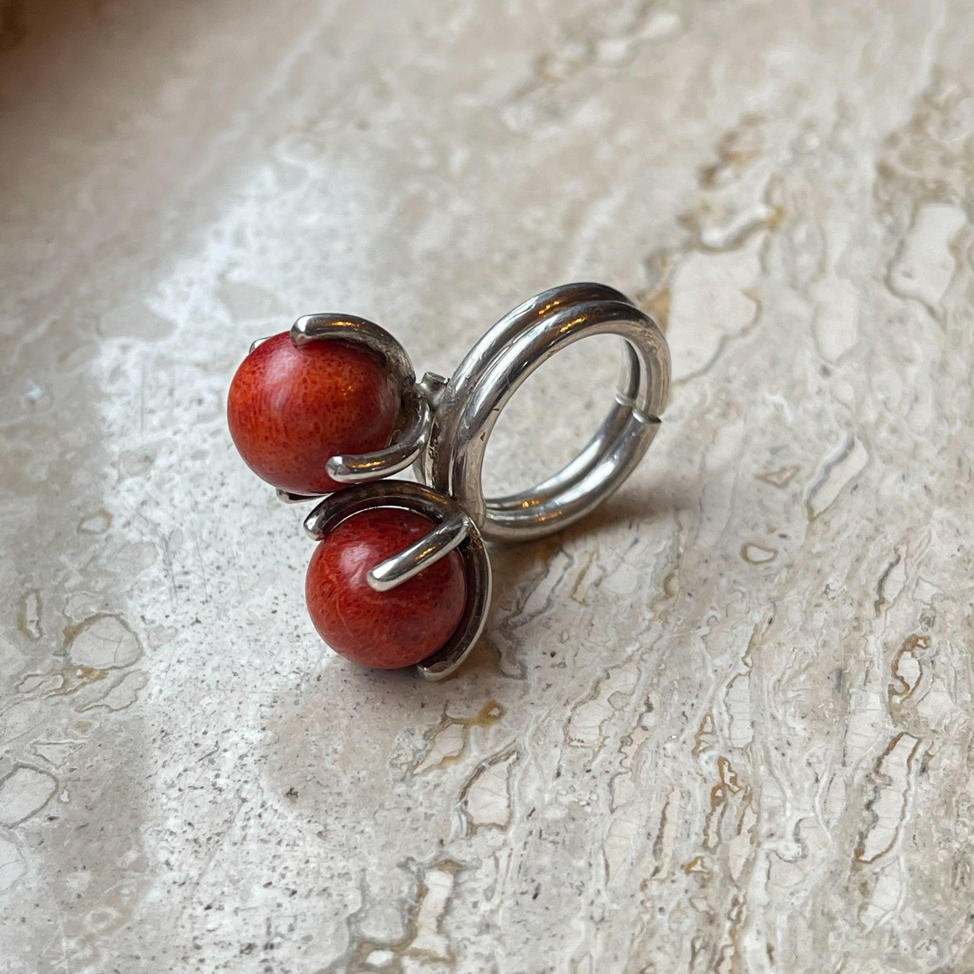 Zilveren ring met koraal van Wim Lammers - The Collectionist