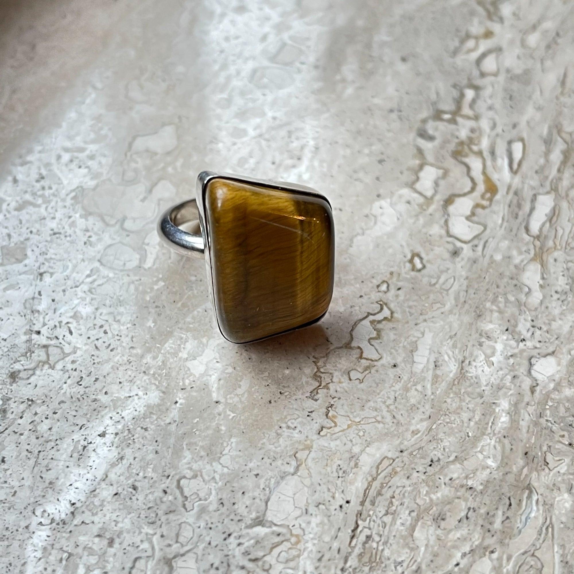 Zilveren ring met tijgeroog van Wim Lammers - The Collectionist