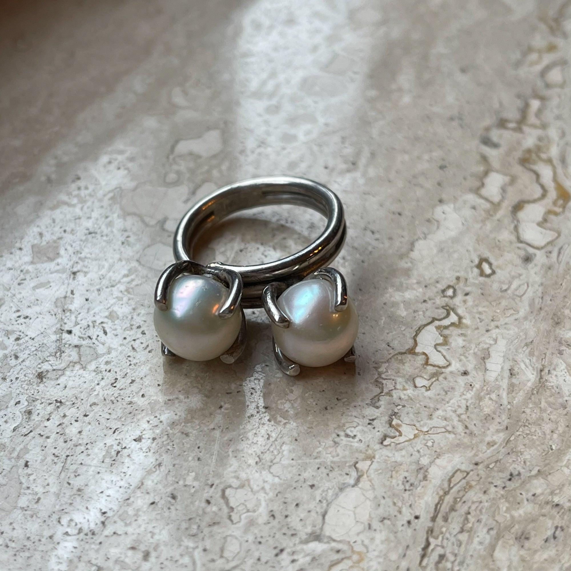 Zilveren ring met zoetwater parels van Wim Lammers - The Collectionist