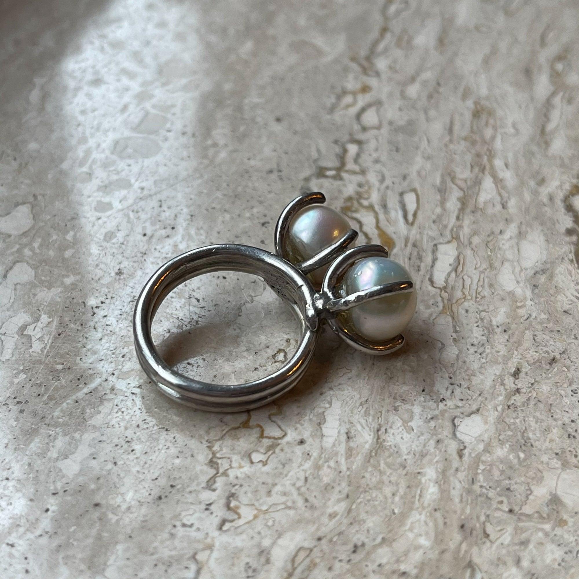 Zilveren ring met zoetwater parels van Wim Lammers - The Collectionist