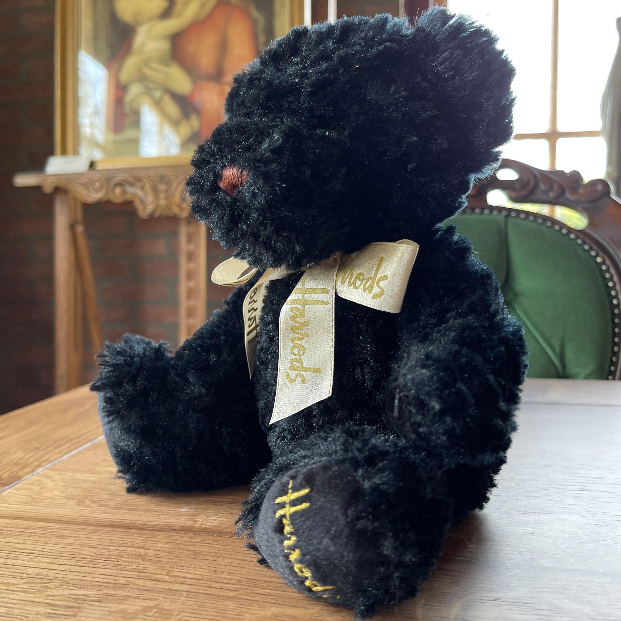 Zwarte beer van Harrods - The Collectionist