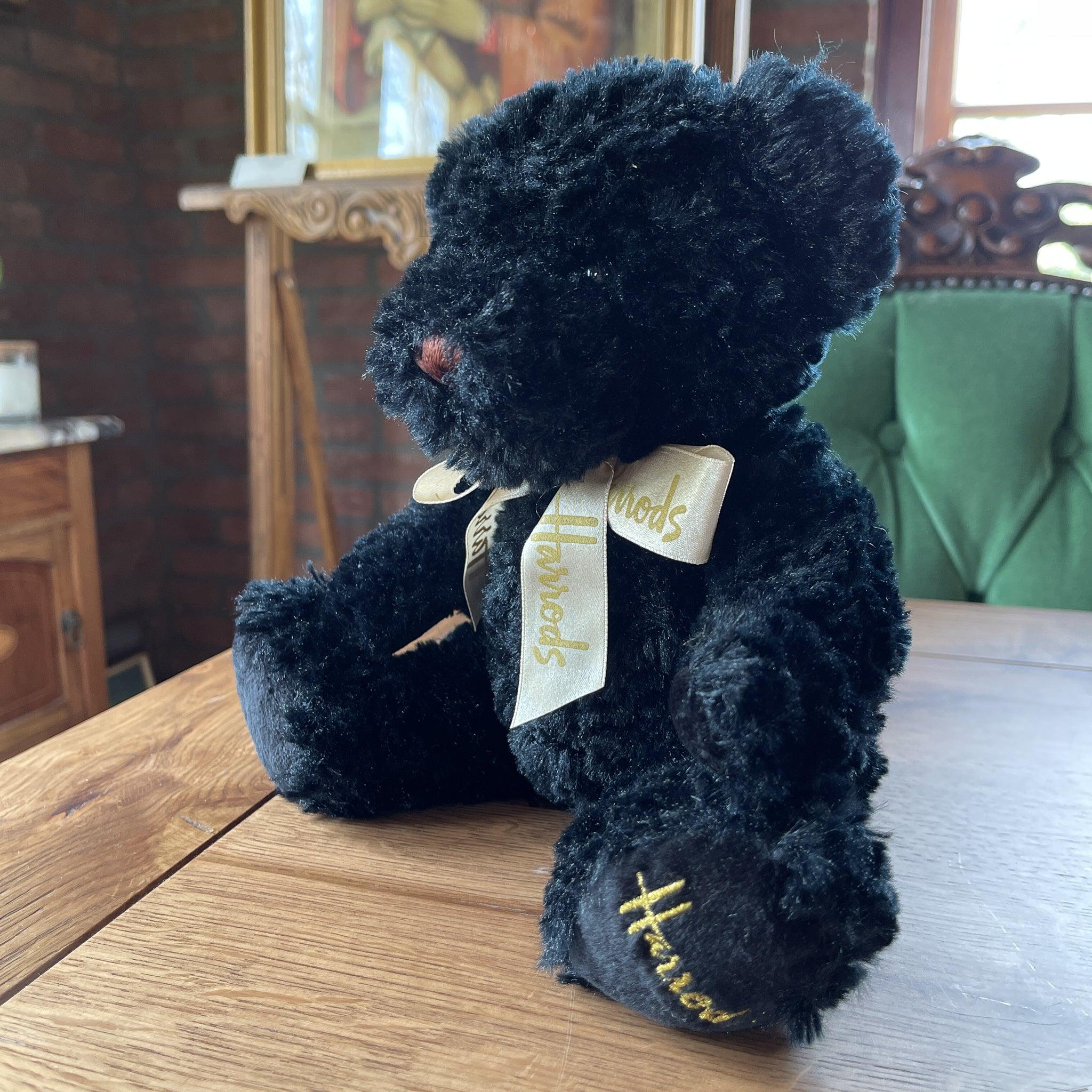 Zwarte beer van Harrods - The Collectionist