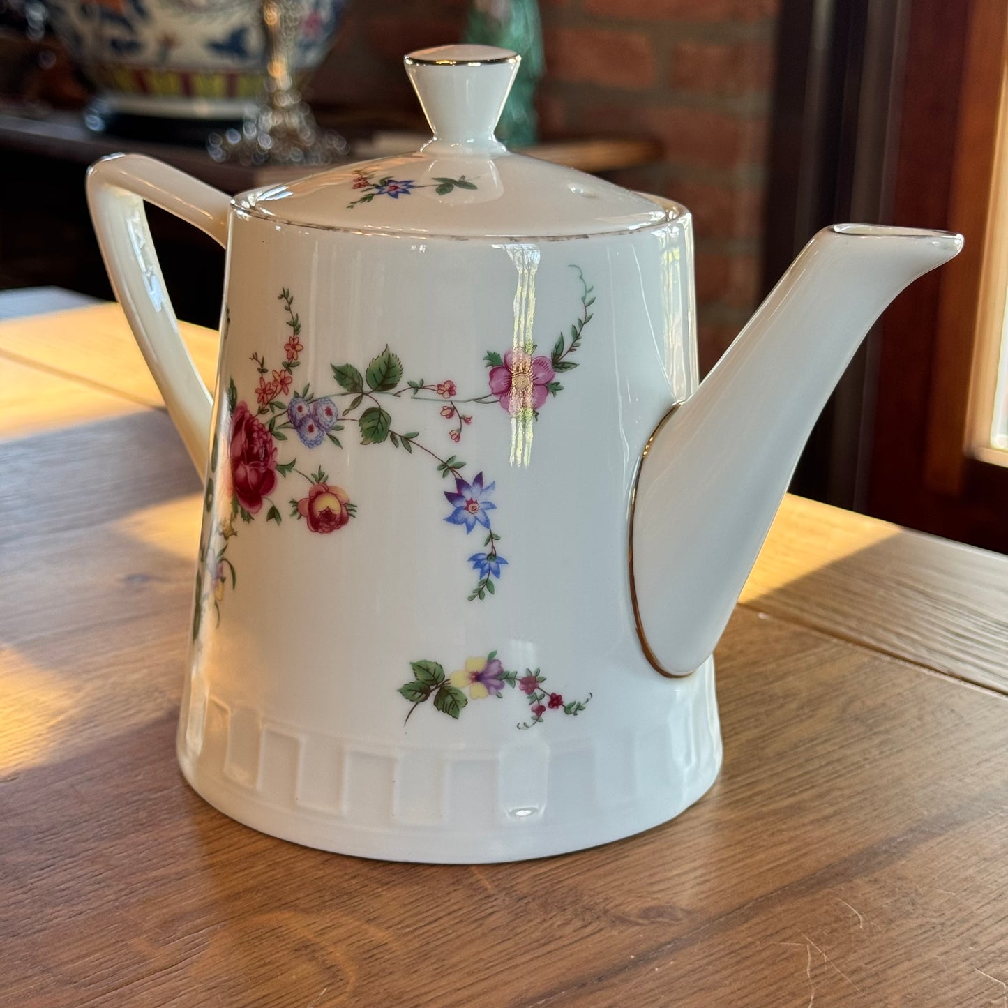 Wawel porseleinen theepot – Polen – bloemendecor met goudaccenten