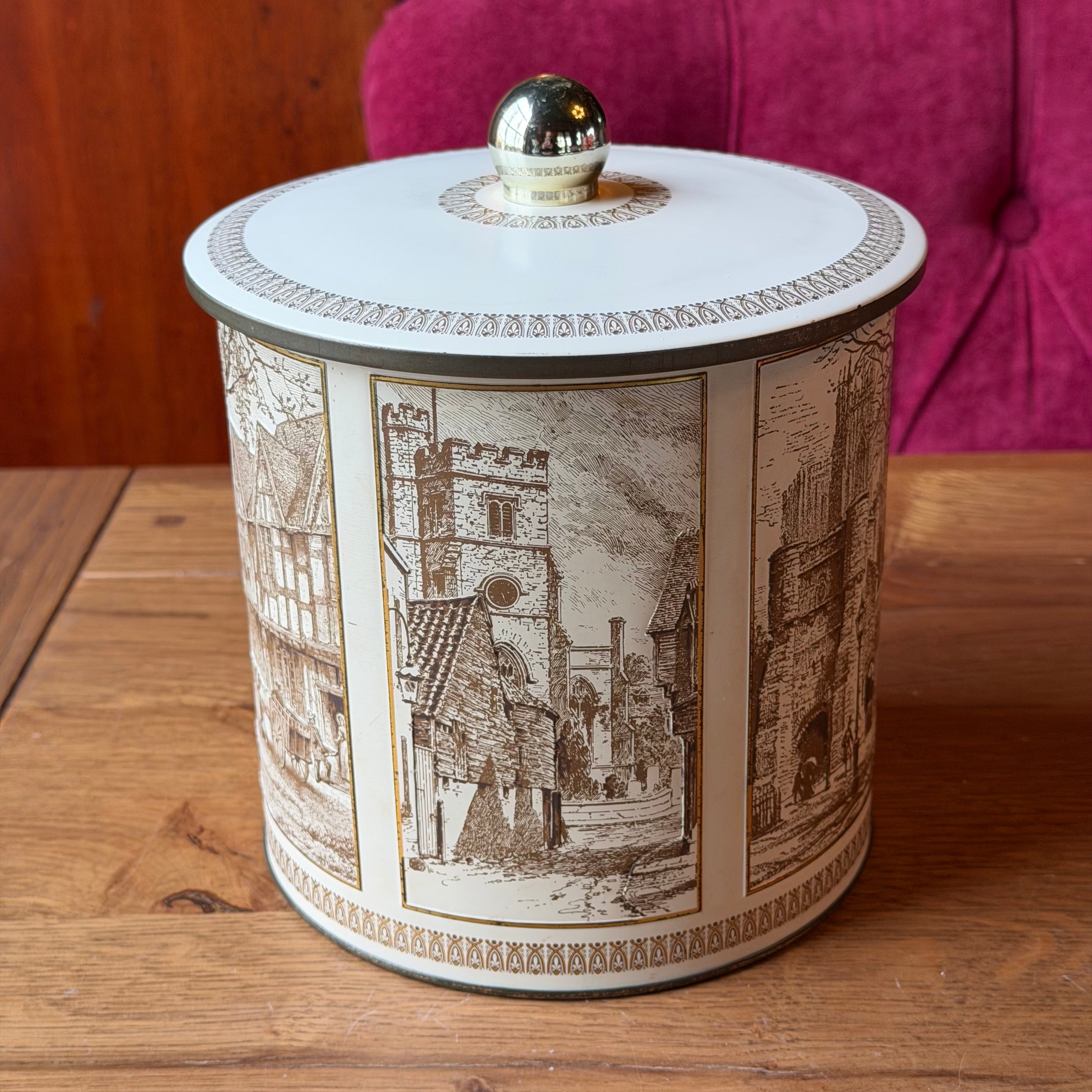 Vintage Engels Biscuit Barrel – Rond Koekblik met Vochtabsorberend Deksel