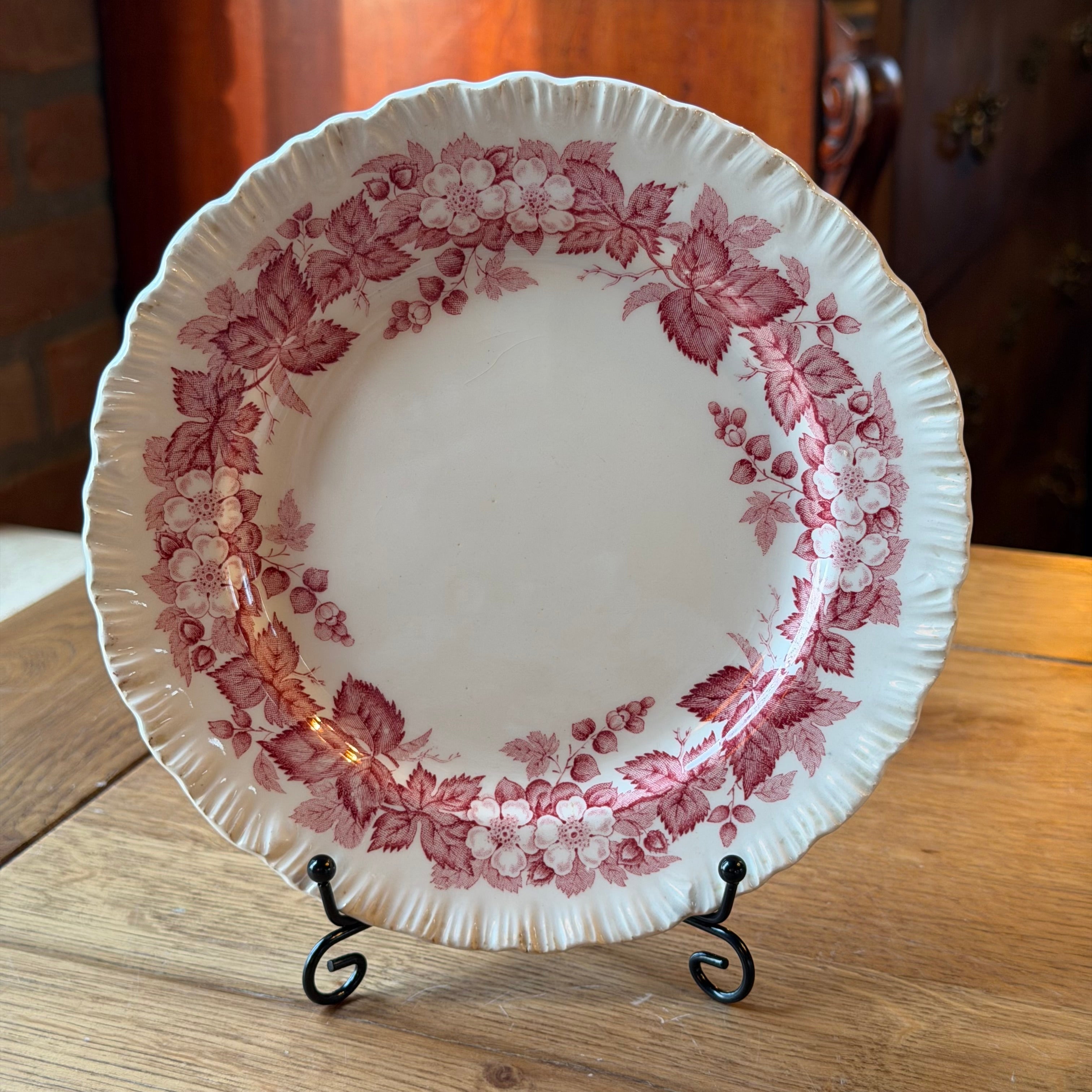 Wedgwood Bramble of Etruria Bord – Engels Aardewerk