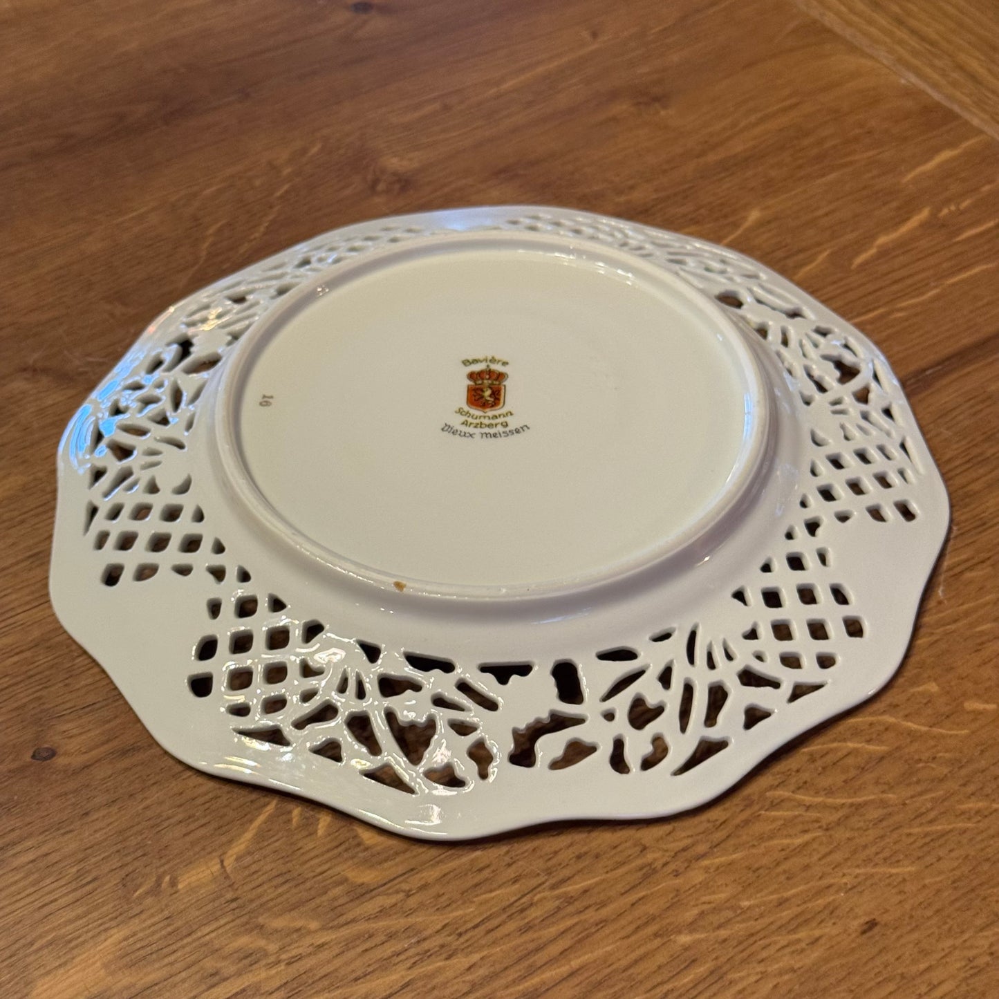 Handbeschilderde porseleinen bordenset van Schumann Arzberg, Duitsland, model ‘Vieux Meissen’