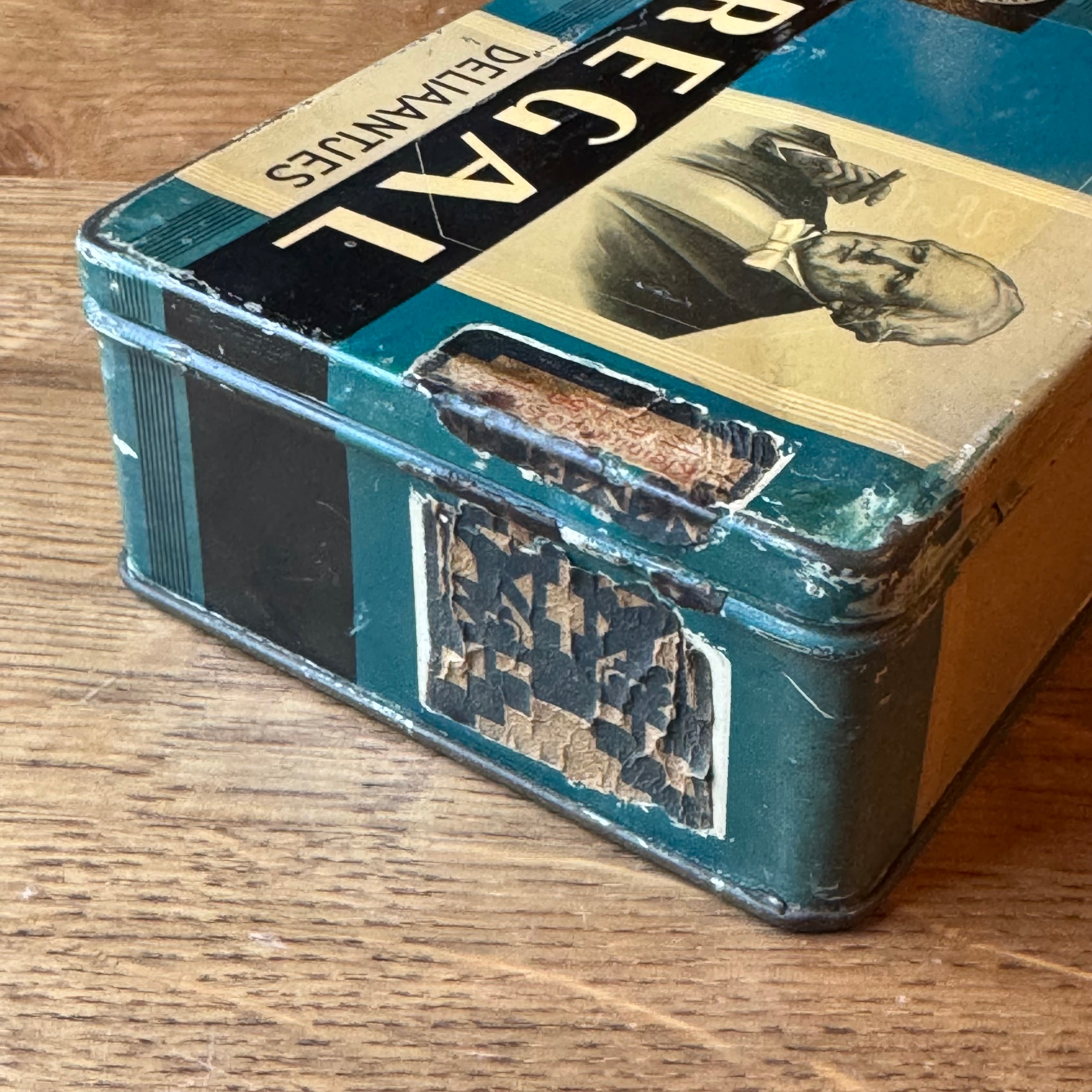Vintage Regal Sigarenblik - Deliaantjes - Petrol Blauw & Portret (Jaren '50)
