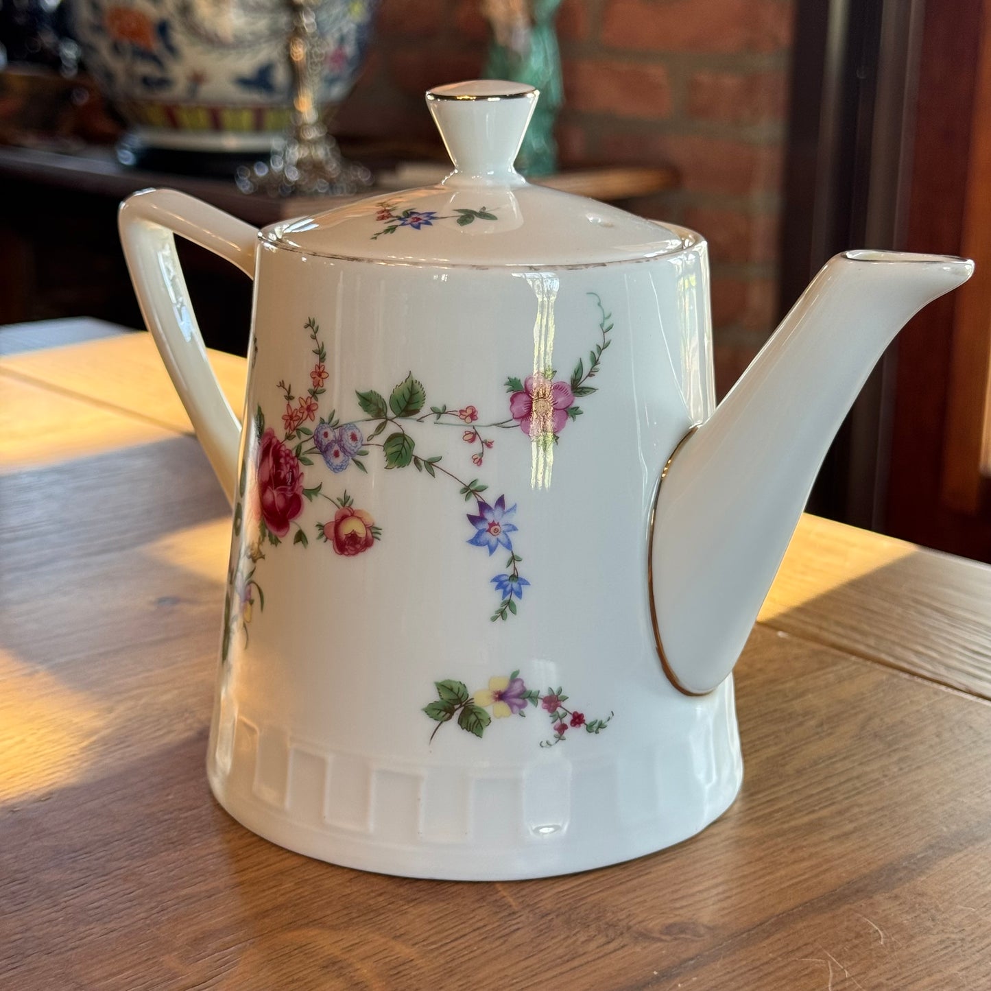 Wawel porseleinen theepot – Polen – bloemendecor met goudaccenten