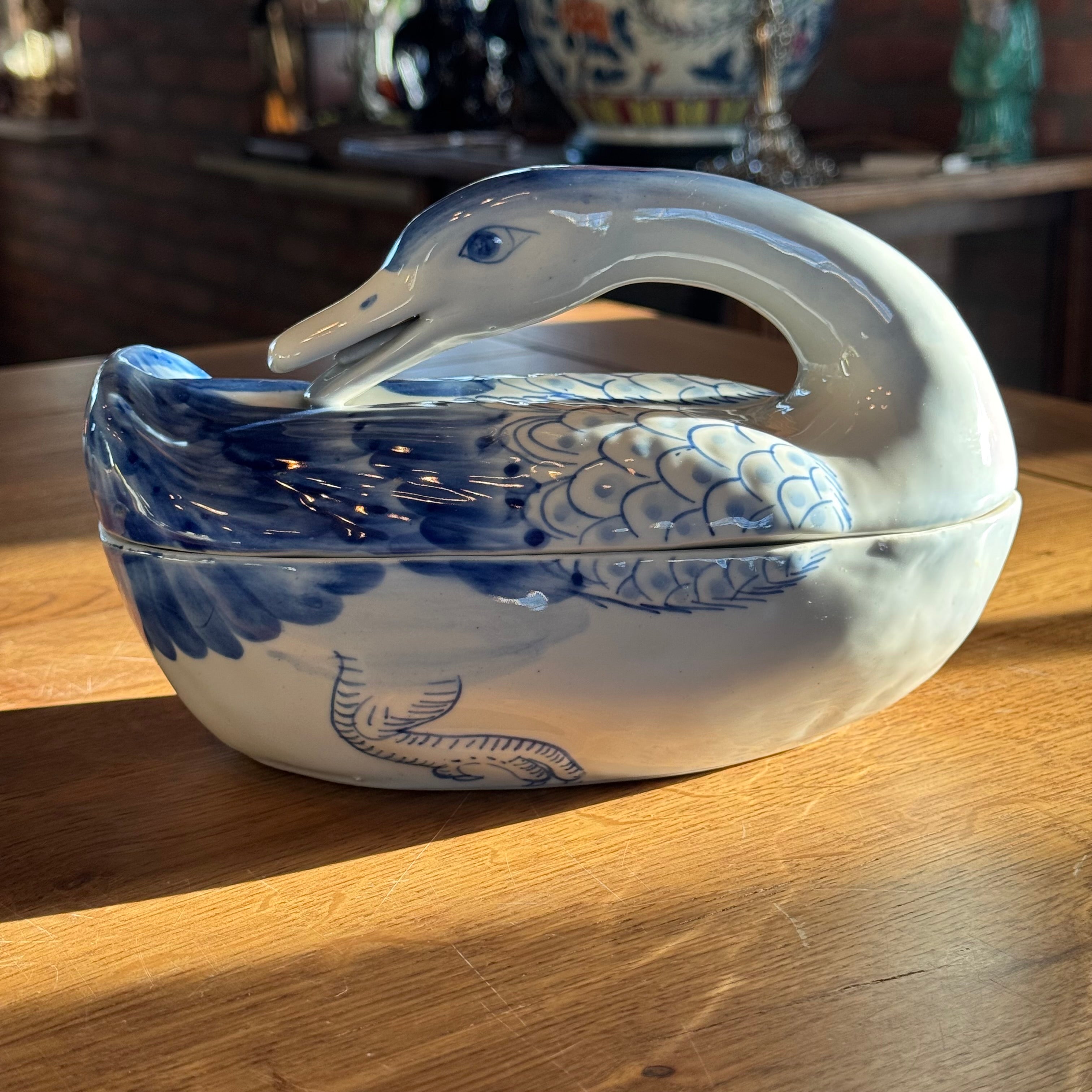 Blauw-witte zwaan terrine – handbeschilderd porselein