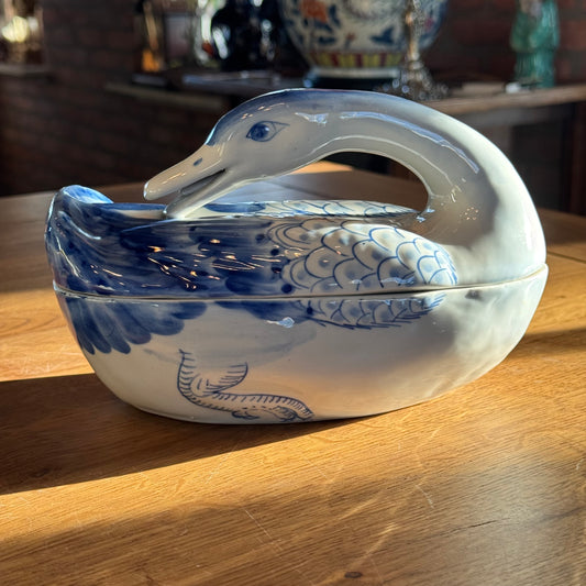 Blauw-witte zwaan terrine – handbeschilderd porselein