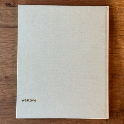 Naked Life – Julian Hargreaves – Mannenfotografie in Luxe Linnen Hardcover (2000)