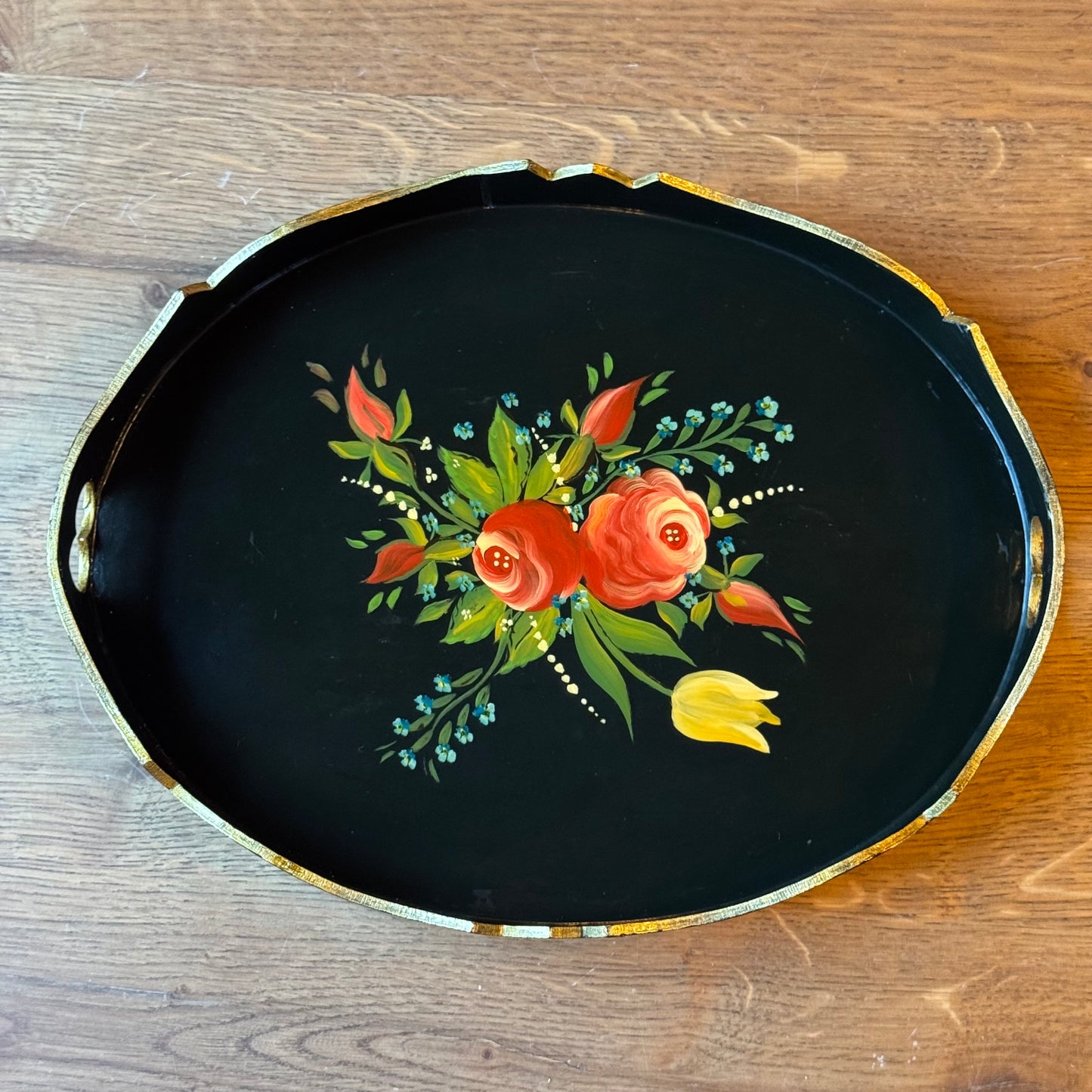 Handbeschilderd houten dienblad met bloemmotief en goudrand