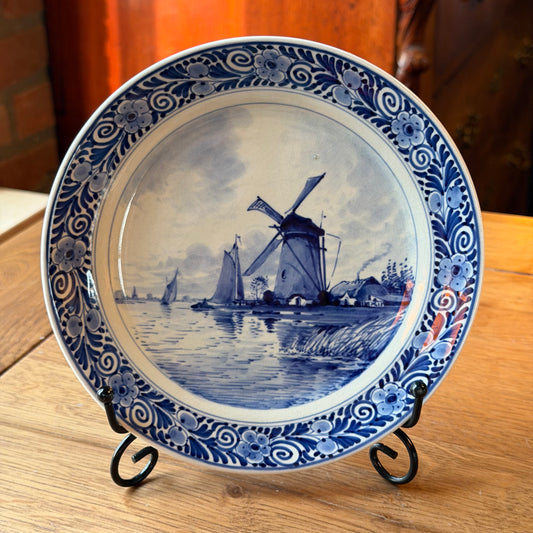 Antiek Royal Delft Wandbord met Molen en Schepen (1924)