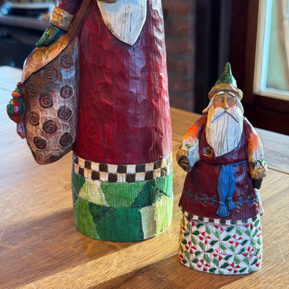 Set van 2 Jim Shore Heartwood Creek Santa Beelden – 2002 – Handbeschilderd