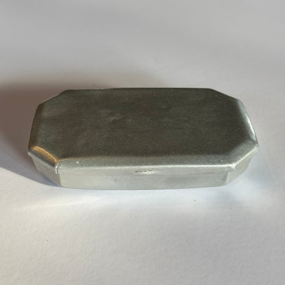 Aluminium pillendoosje of snuifdoos – Art Deco stijl (ca. 1930s–1940s)
