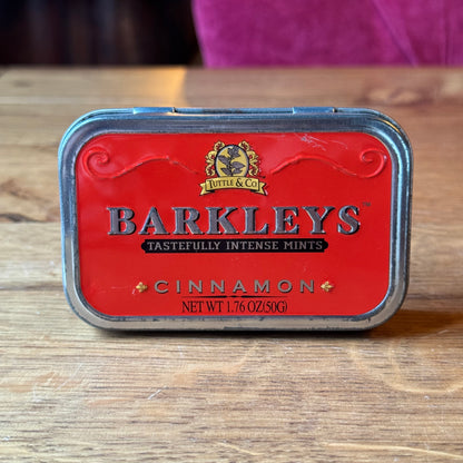 Barkleys Cinnamon Pepermuntblikje – Rood Metalen Mini Tin