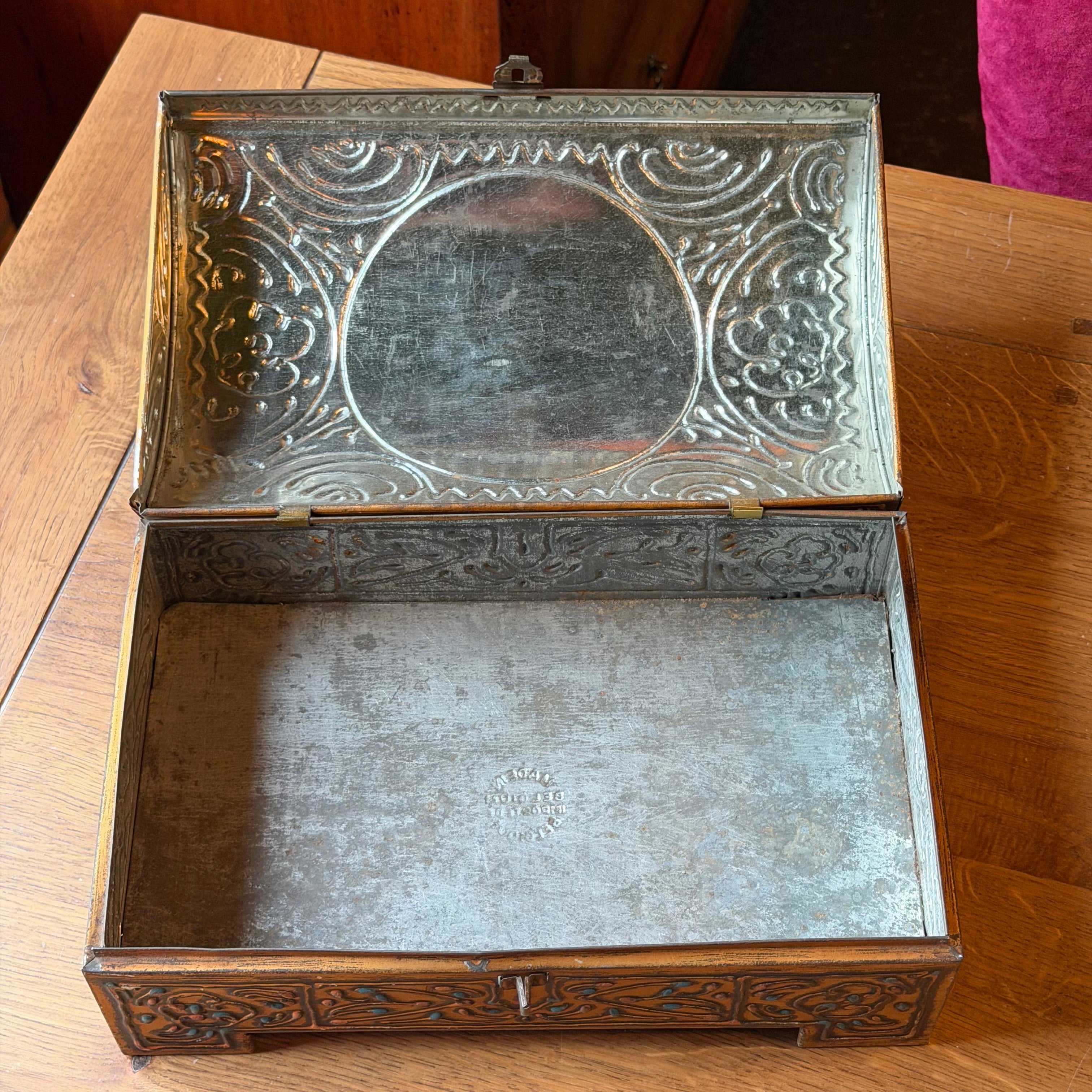 Large relief tin with religious image – Madonna and Child