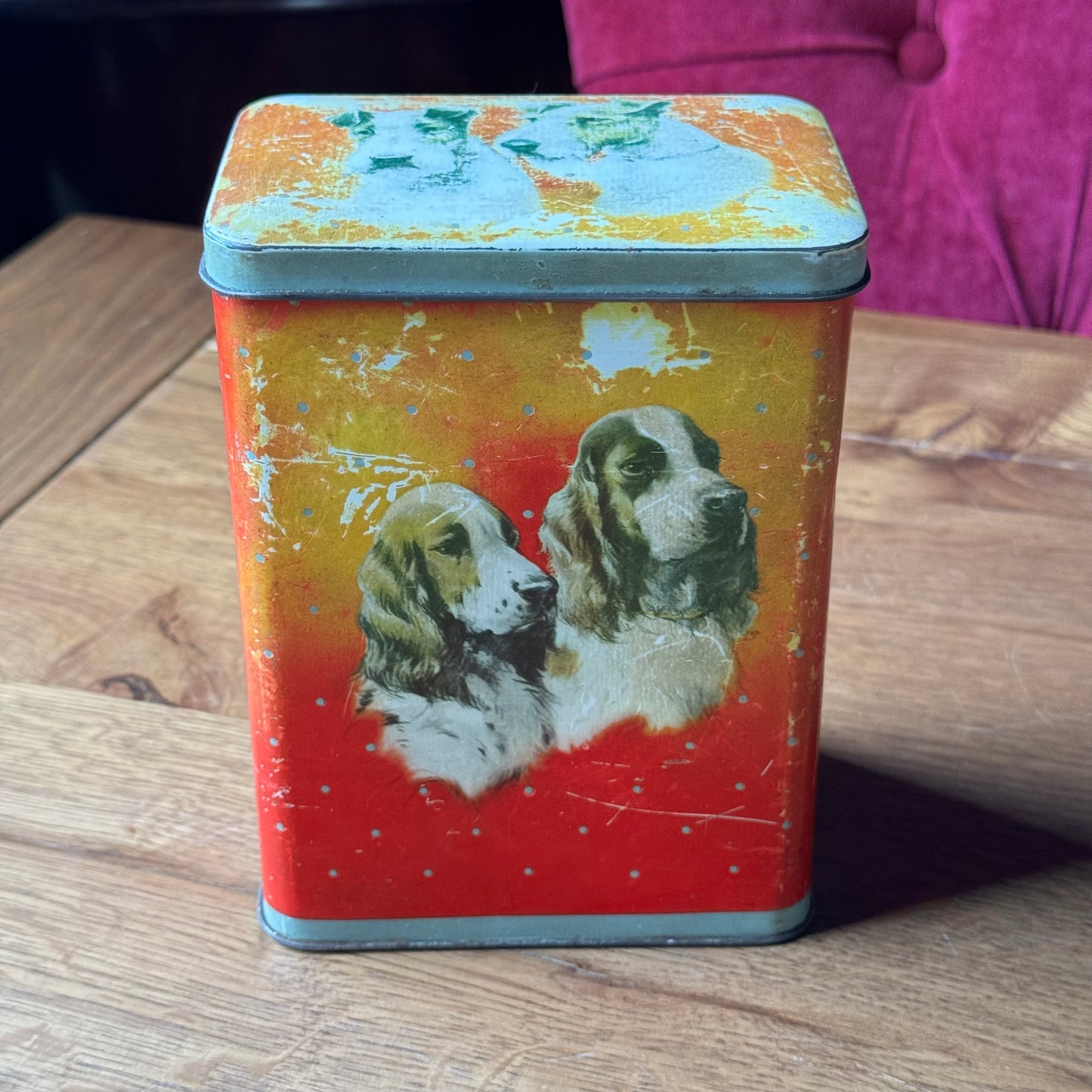 Vintage hondenblik – blik met spaniel & terrier illustraties (jaren 50–60)