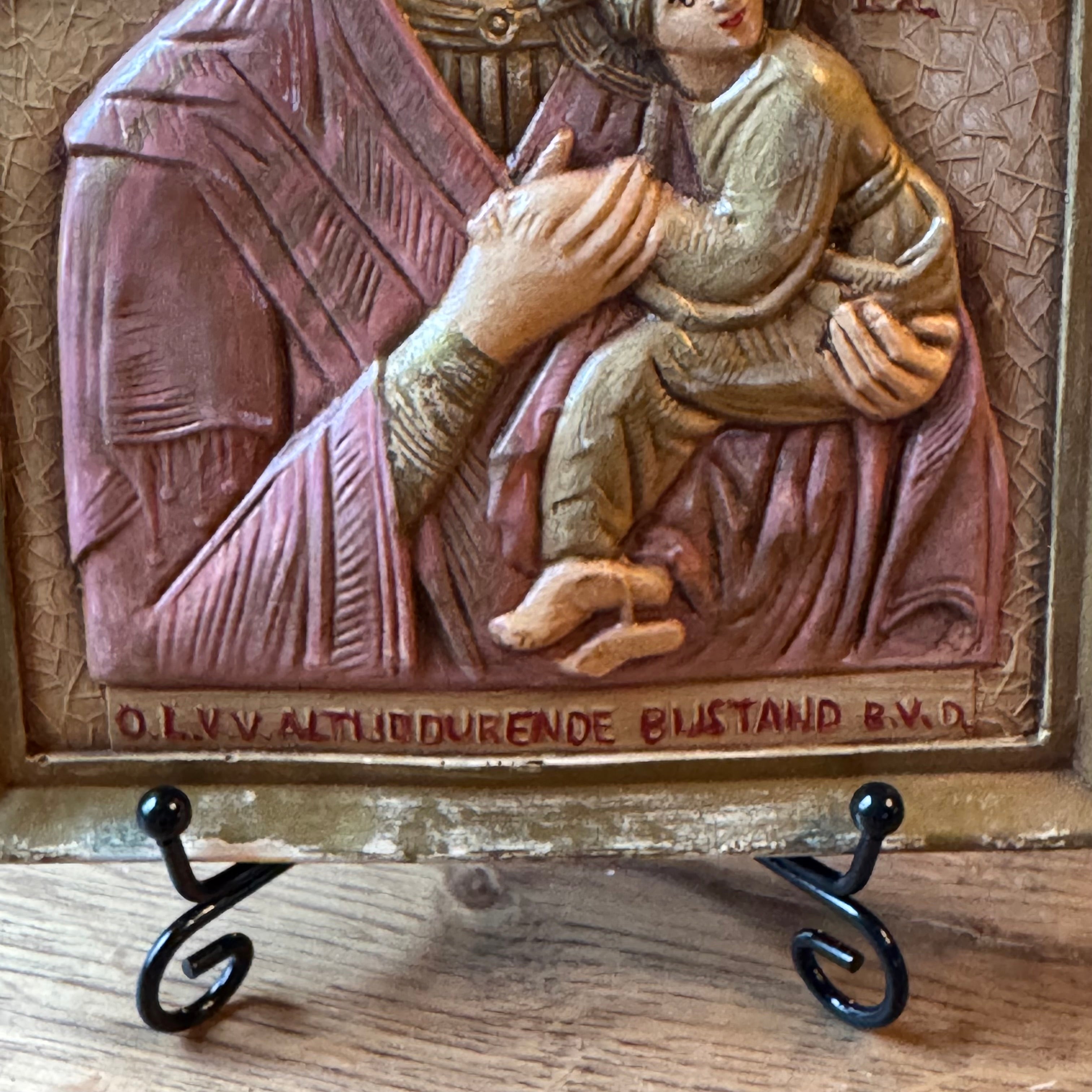 Religiöses Wandrelief der Muttergottes von der immerwährenden Hilfe – Keramik, 20. Jahrhundert