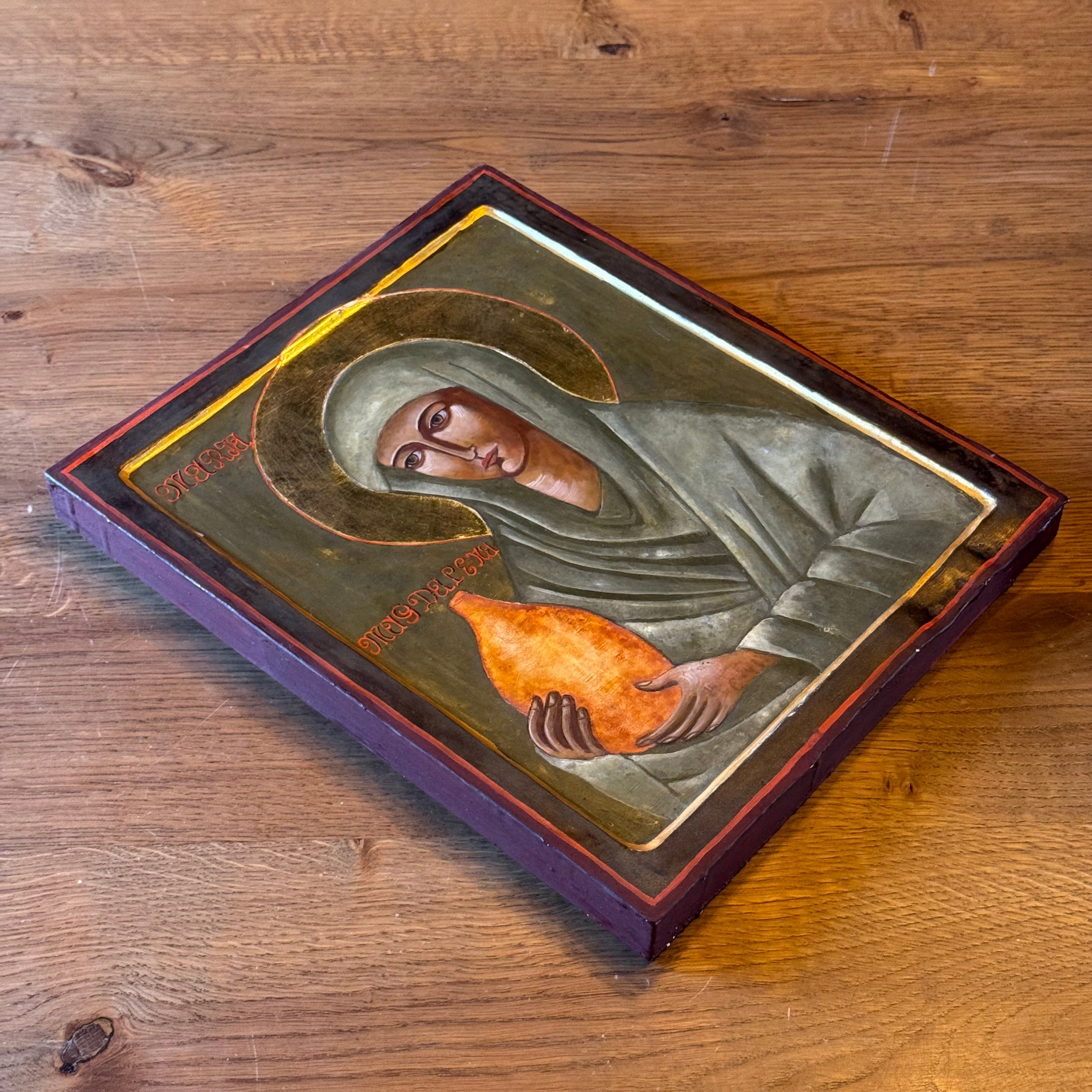 Handgeschilderde Icoon van Maria Magdalena op Houten Paneel – Verguld Nimbus – 20e Eeuw