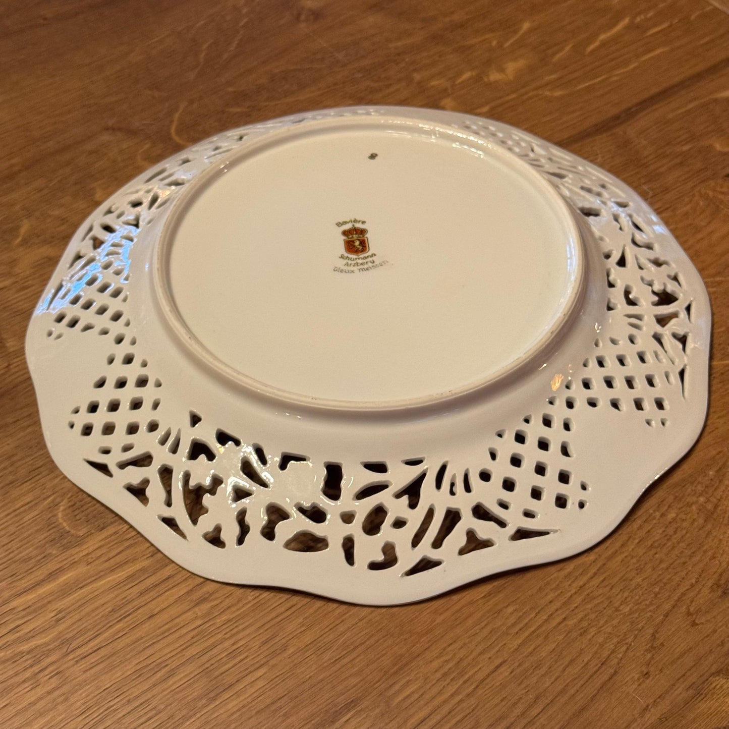 Handbeschilderde porseleinen bordenset van Schumann Arzberg, Duitsland, model ‘Vieux Meissen’