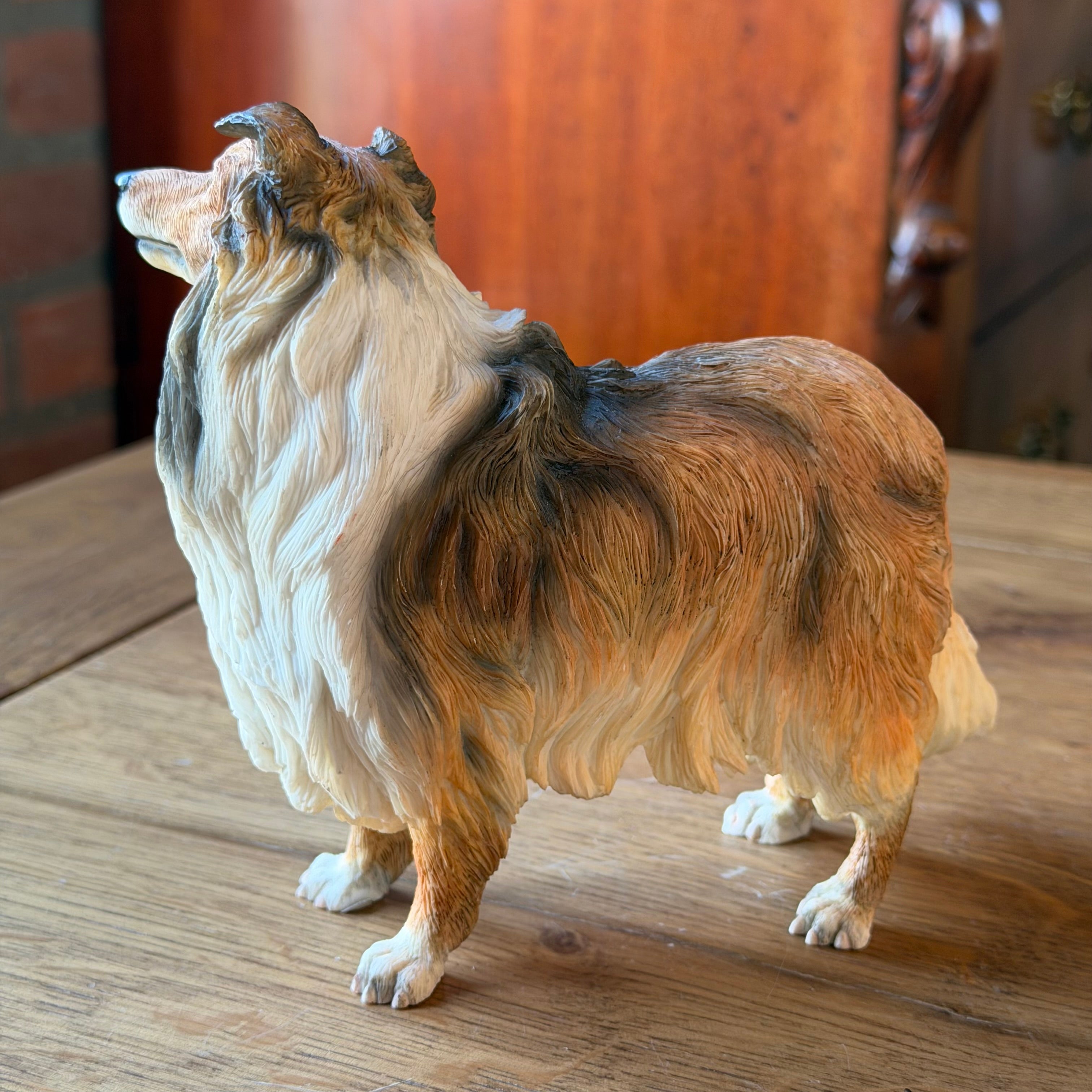 Collie-style dog sculpture – detailed vintage sculpture