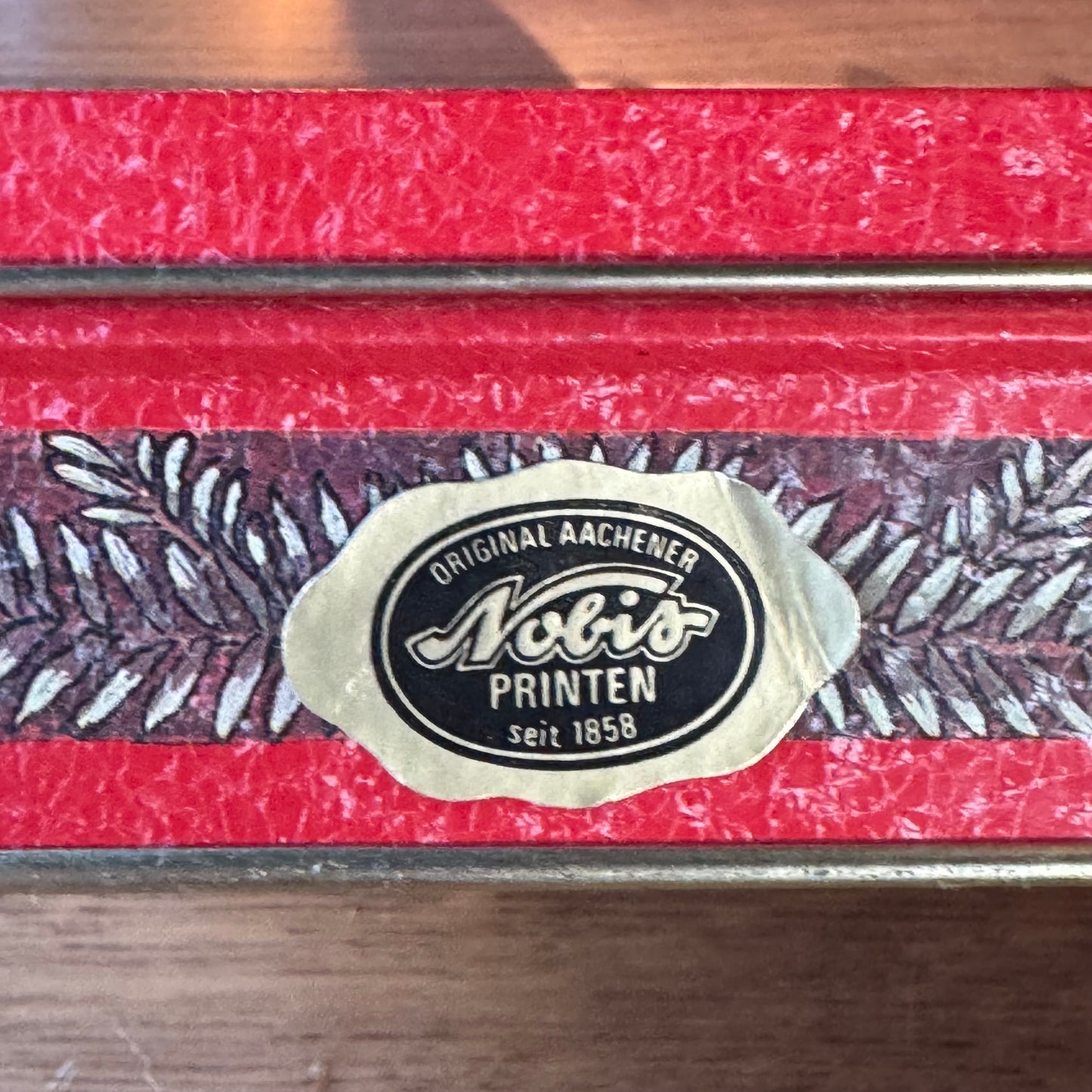 Vintage Nobis Printen Kerstblik – Retro Christmas Tin met Kinderen & Sneeuwpop (jaren ’90)