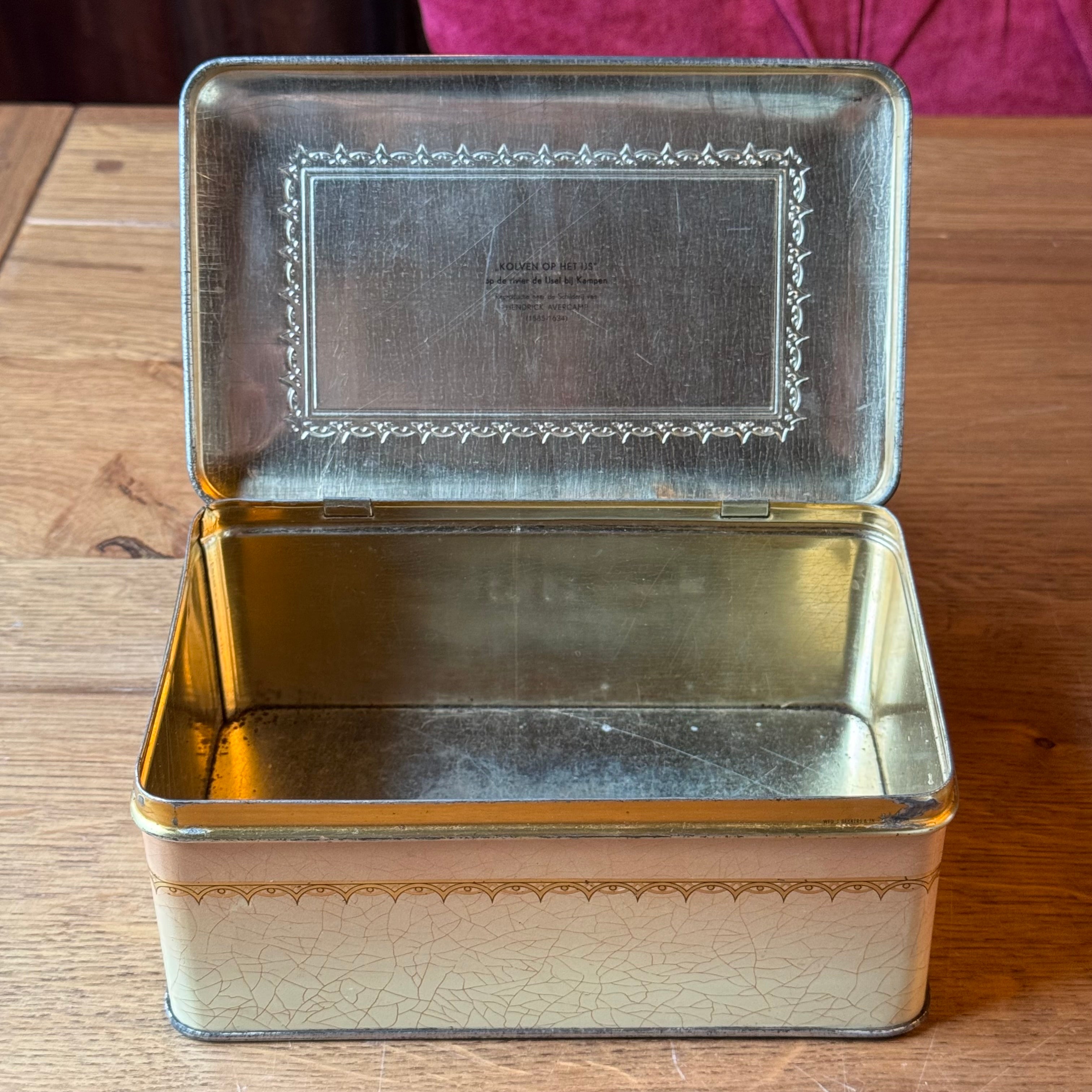 Vintage tea tin with a winter Avercamp scene – "Kolven op het IJs" (Food on the Ice)